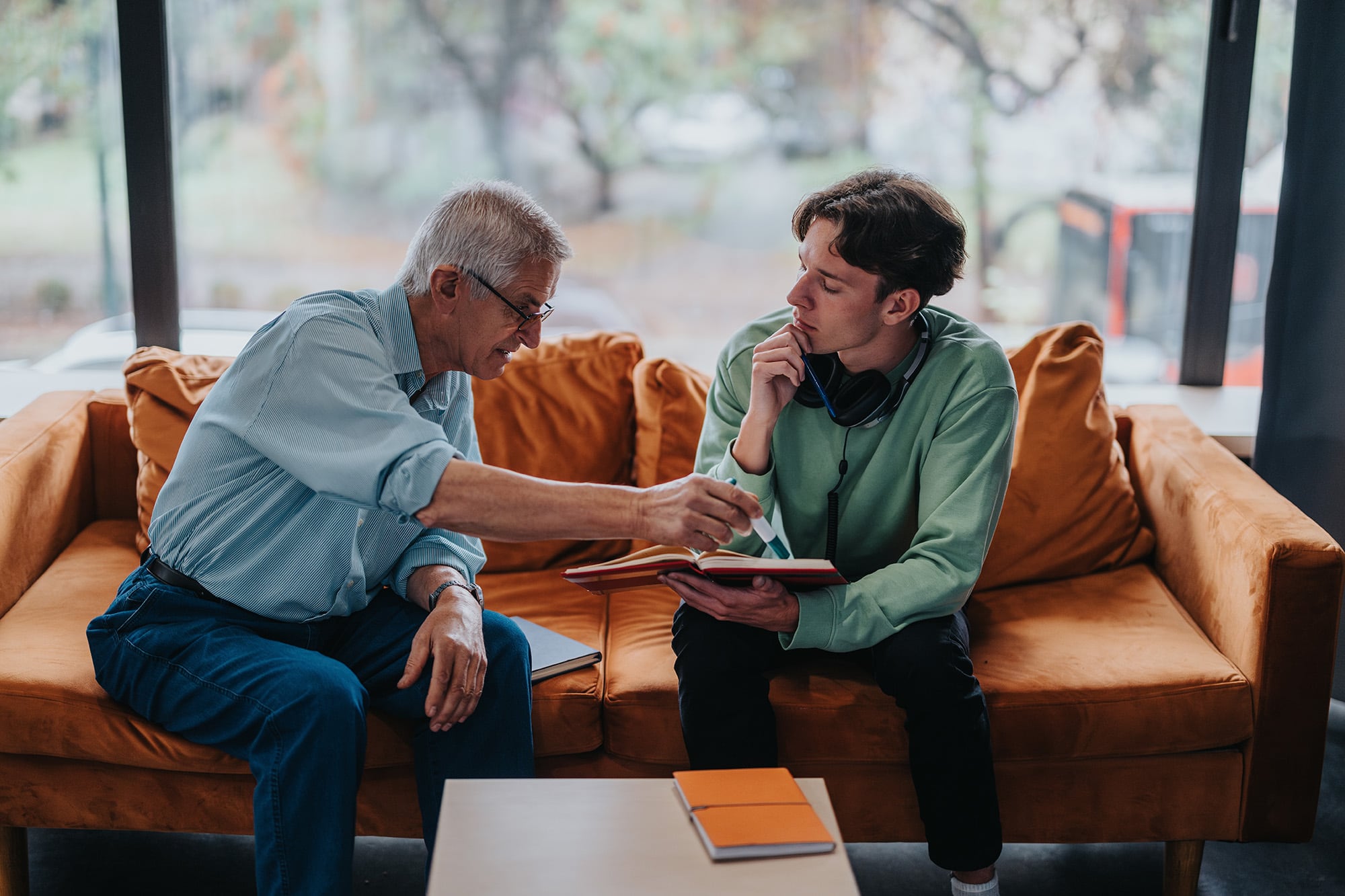 Abre di&aacute;logos significativos con tus padres y fortalece el v&iacute;nculo familiar.