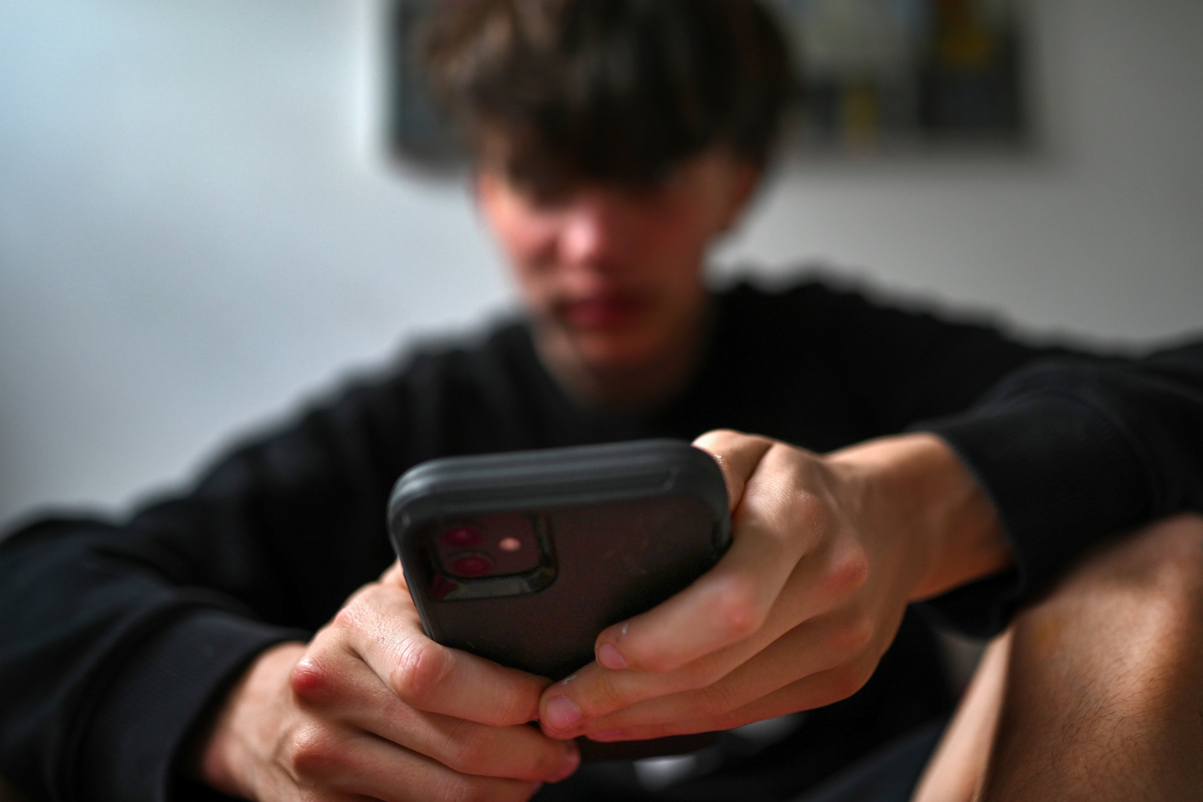 A pesar de la prohibici&oacute;n, 8 de cada 10 adolescentes en Australia siguen usando redes sociales.