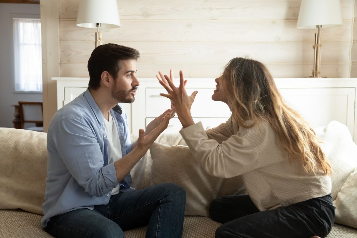 La psicóloga Alaleh Nejafian reflexiona sobre la soledad y el amor en la era digital.