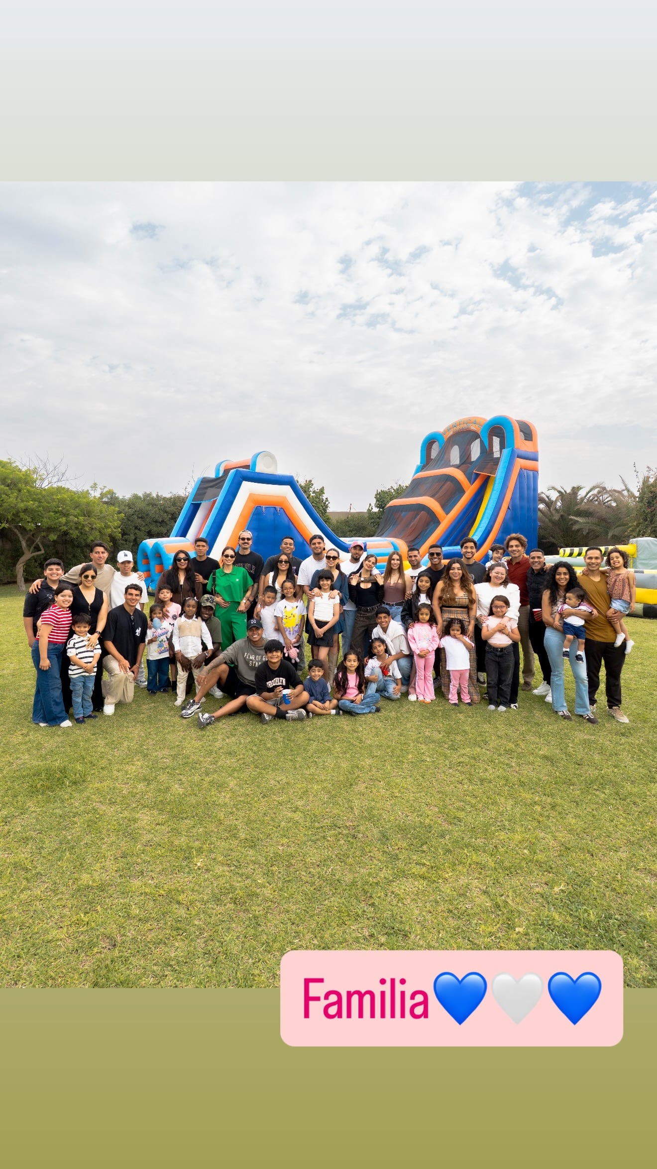 El equipo reafirma su espíritu familiar en la despedida del 'Pirata' Barcos.