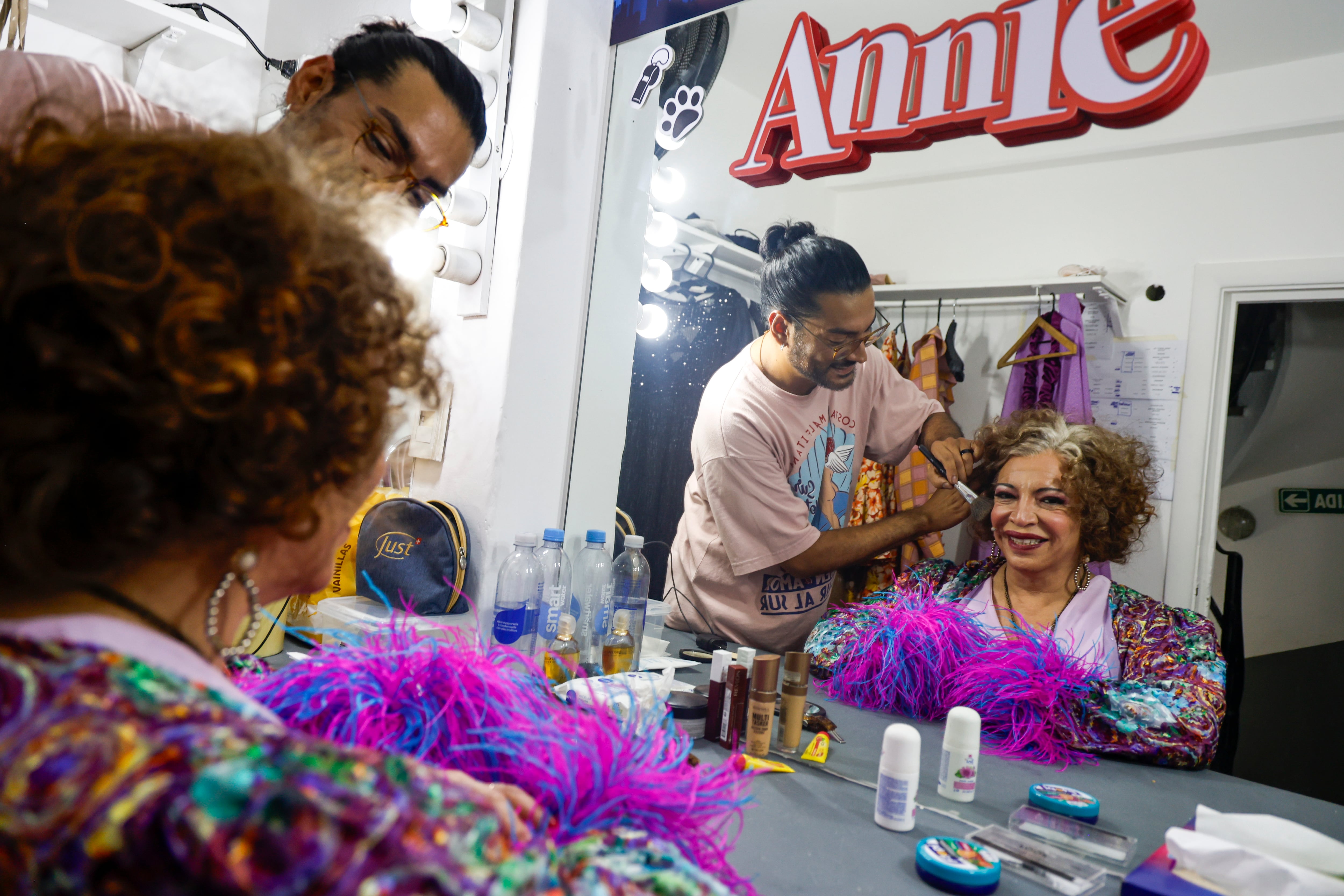 El esperado estreno de Annie reúne a grandes figuras del teatro argentino.