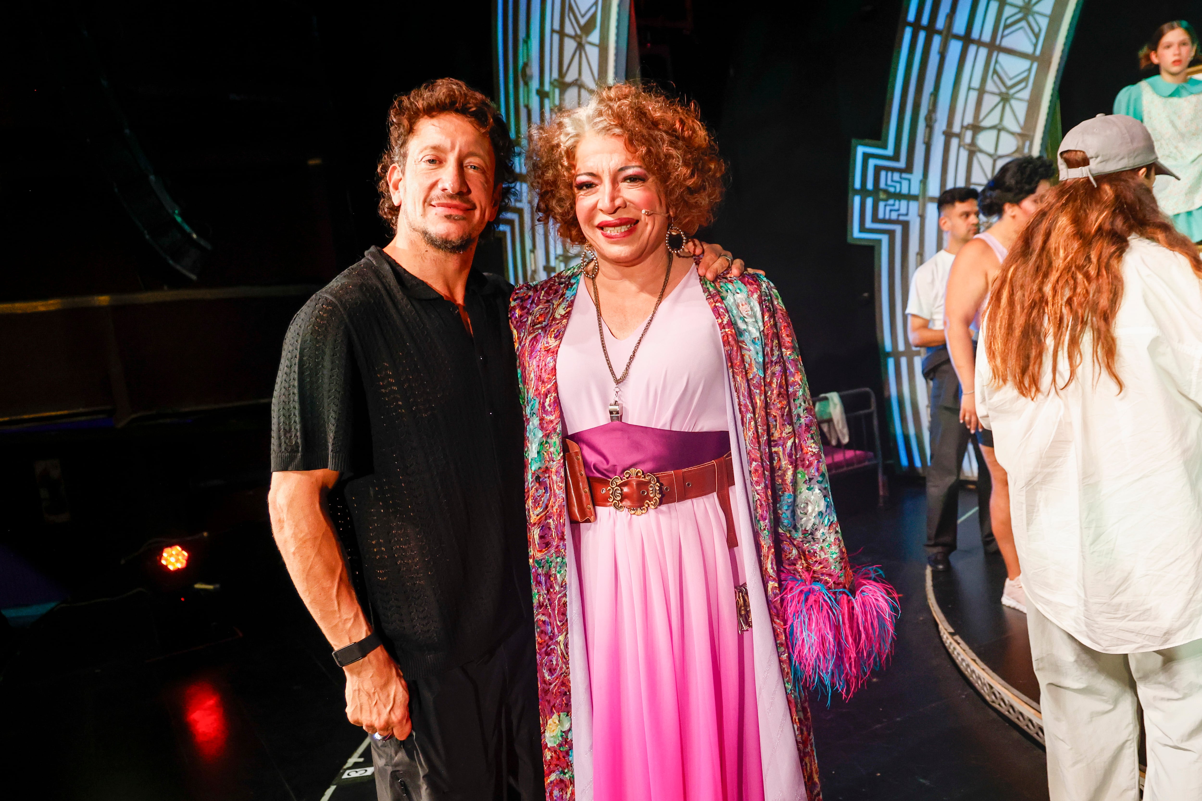 El esperado estreno de Annie reúne a grandes figuras del teatro argentino.