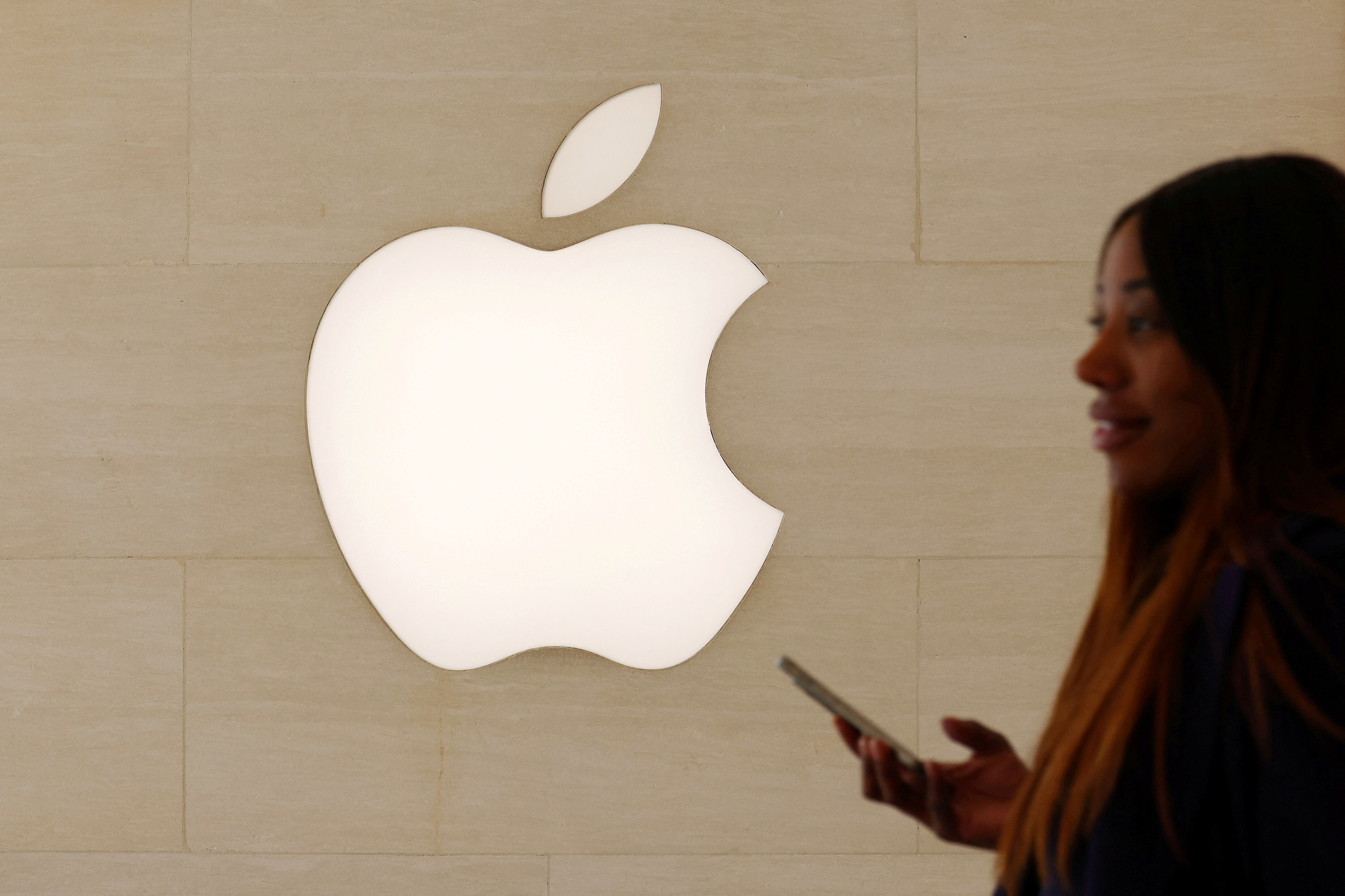 La compa&ntilde;&iacute;a priorizar&aacute; la estabilidad y rendimiento del sistema operativo iOS 27, mejorando Siri.