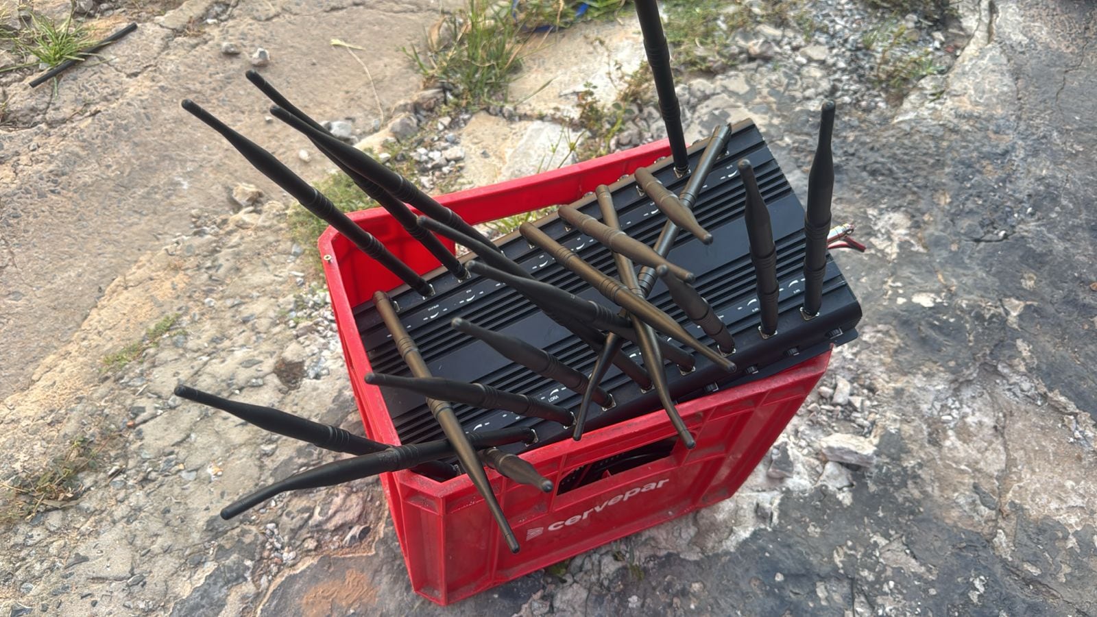 Un grupo de seis asaltantes robó un cargamento de notebooks en Capiatá.
