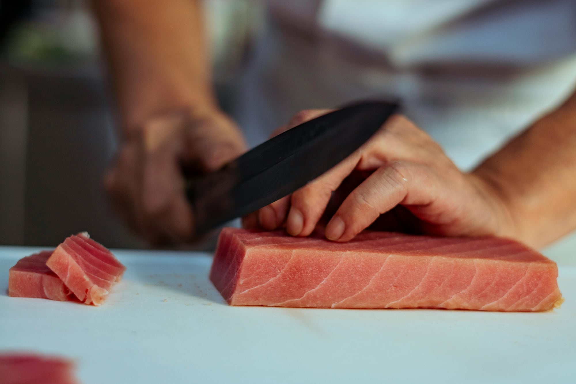 El atún es un aliado en la cocina y fuente de nutrientes esenciales para la salud.