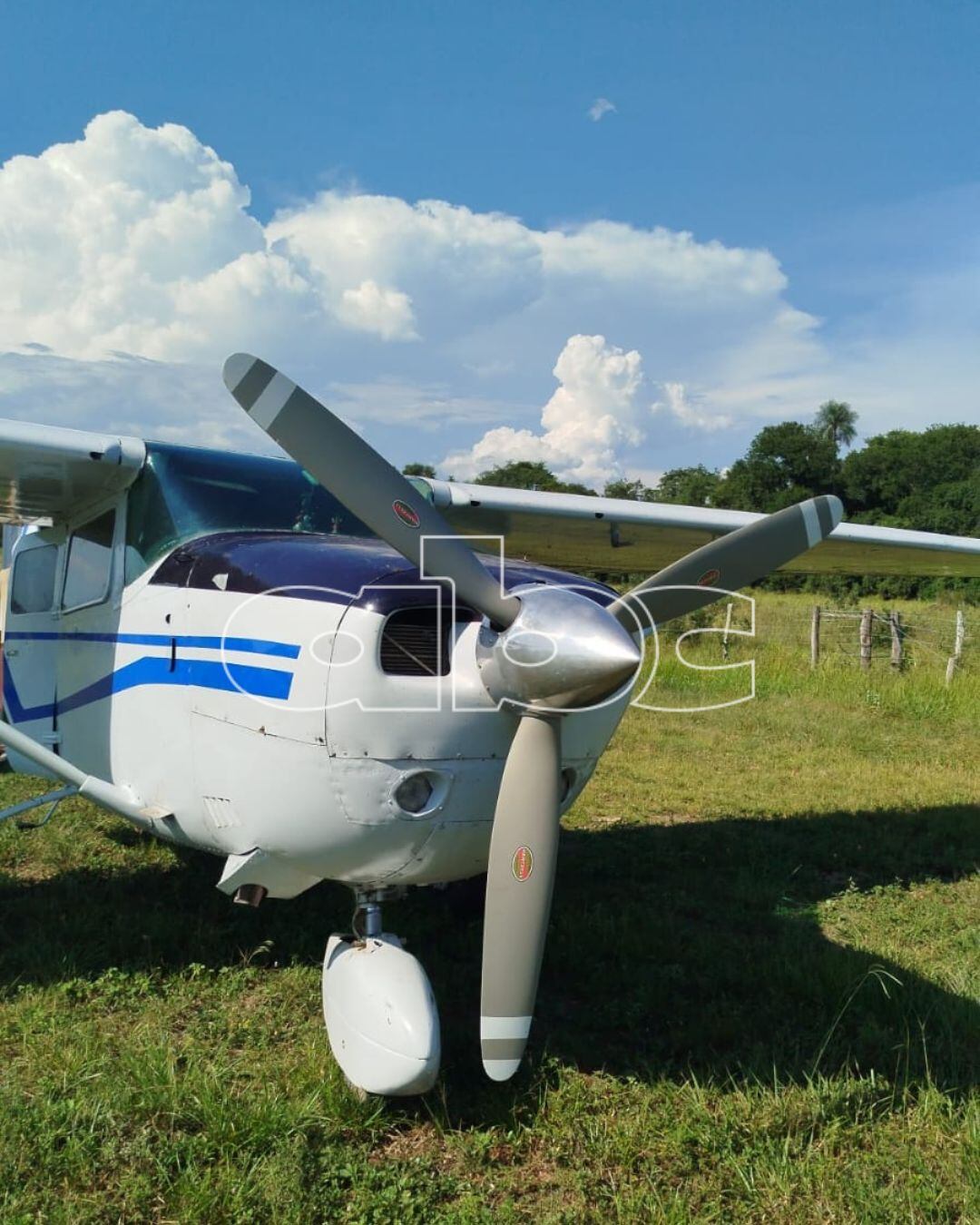 La Fuerza Aérea Paraguaya detectó una avioneta intrusa cargada de estupefacientes en Concepción.