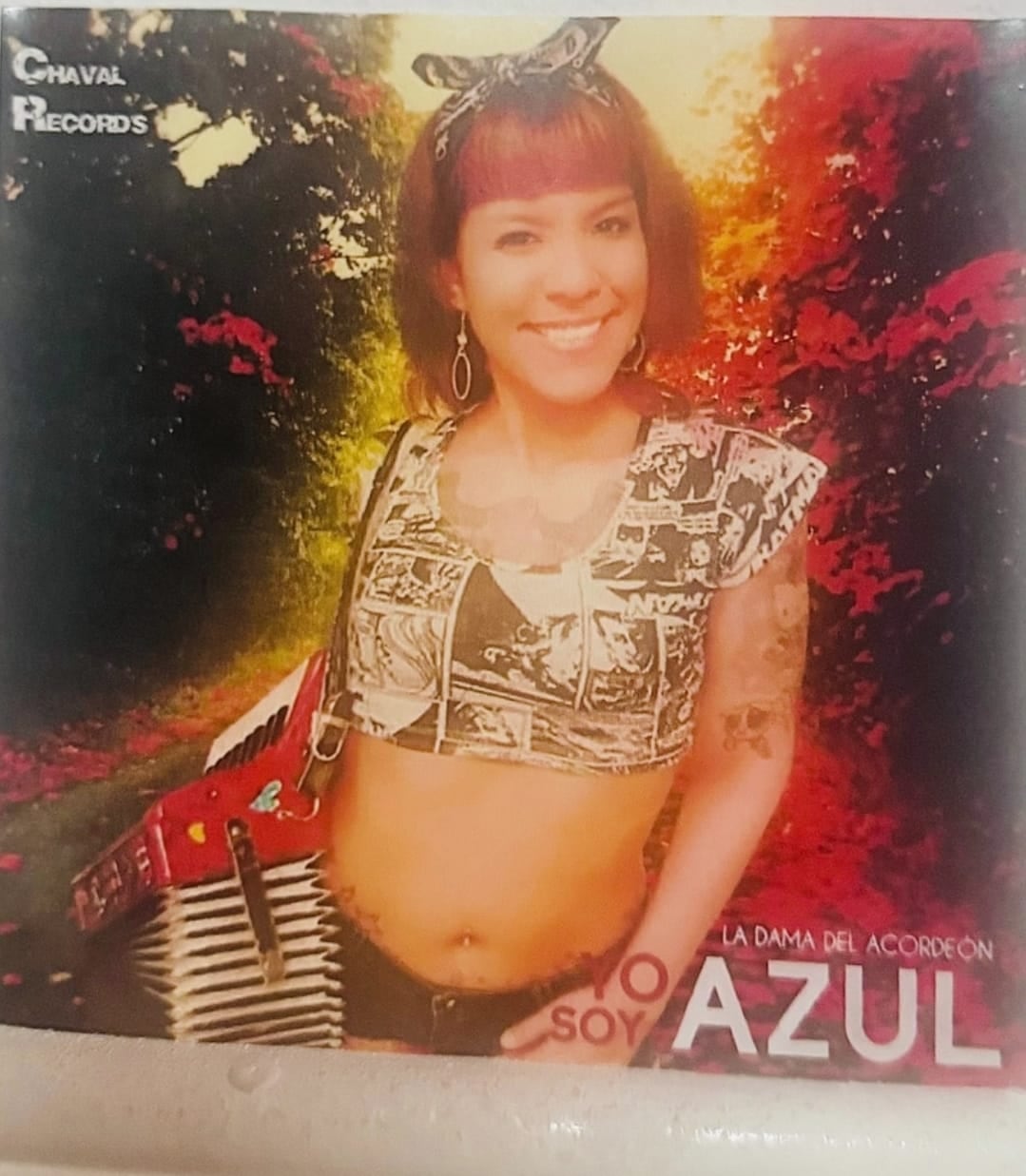 La exparticipante de Gran Hermano, Azul Carrizo, dejó la fama por una crisis nerviosa y busca retomar su carrera musical.