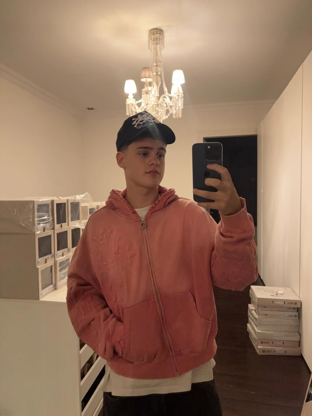 El hijo de Pampita y Benjamín Vicuña entrena intensamente para participar en un evento de boxeo.