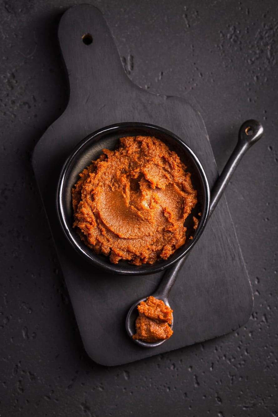 Descubre las propiedades del miso y cómo integrarlo en tu dieta diaria.