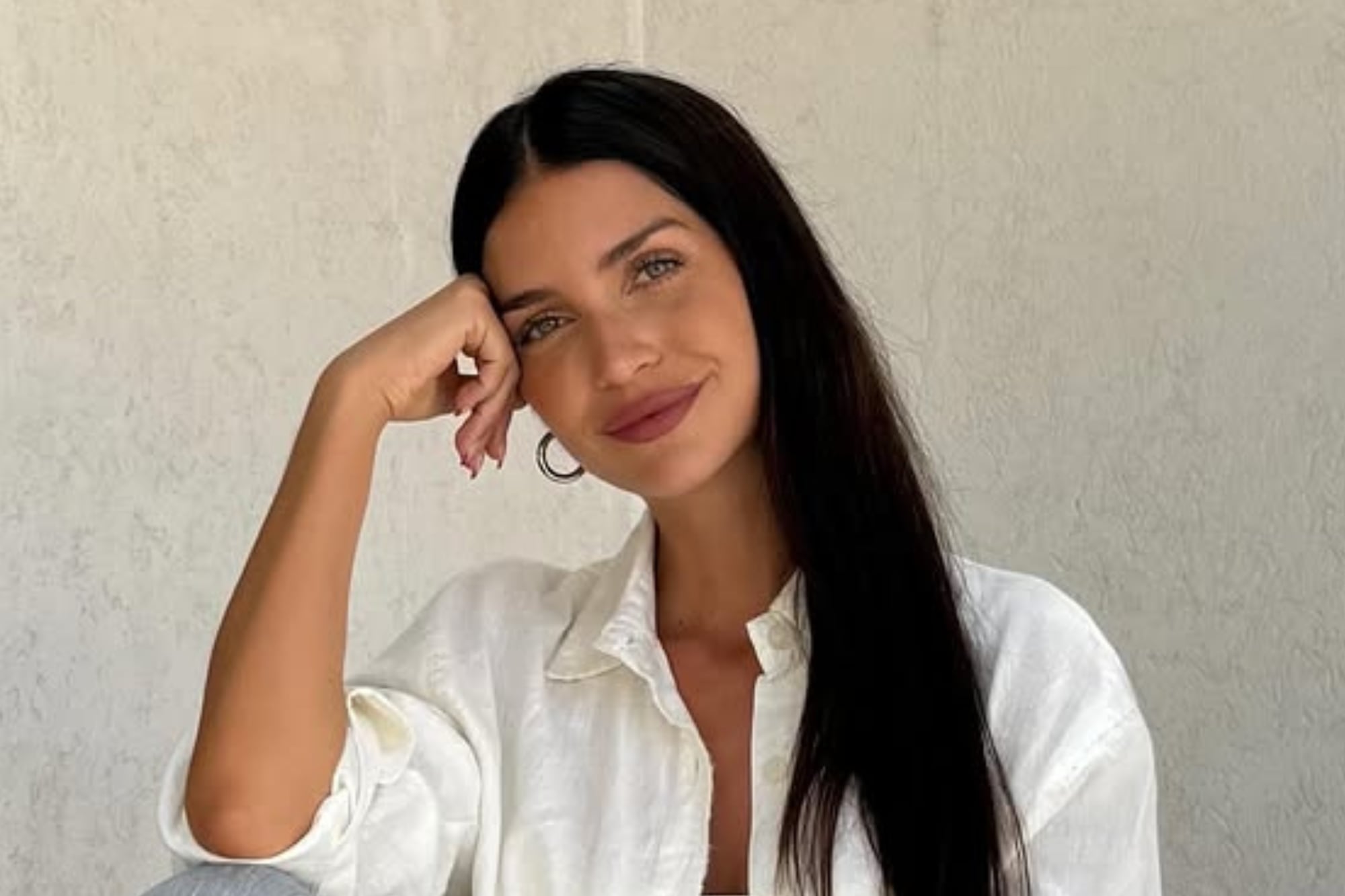 El conductor de BTV enfrenta rumores sobre su rating y se pronuncia sobre importantes eventos televisivos.