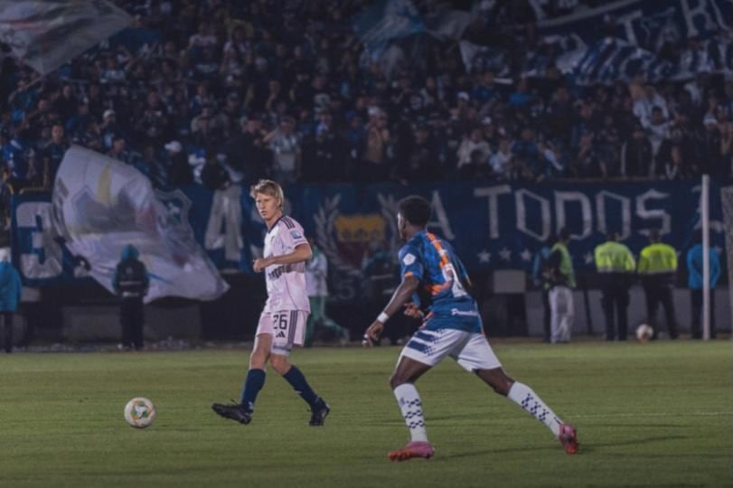 El club Boyacá Chicó identifica a Novoa como presunto agresor tras lesiones a Pimentel en partido contra Millonarios.