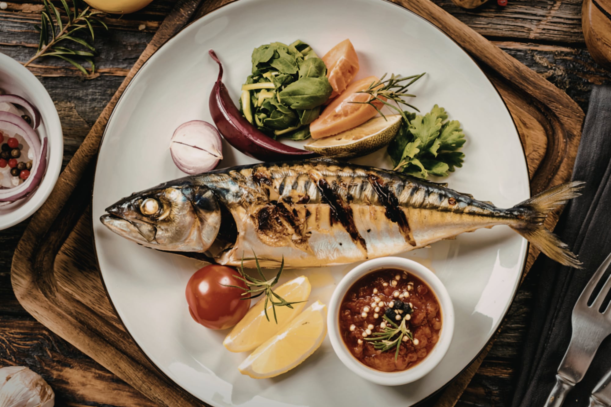 La caballa es un pescado económico y nutritivo que favorece la salud cardiovascular y cerebral.