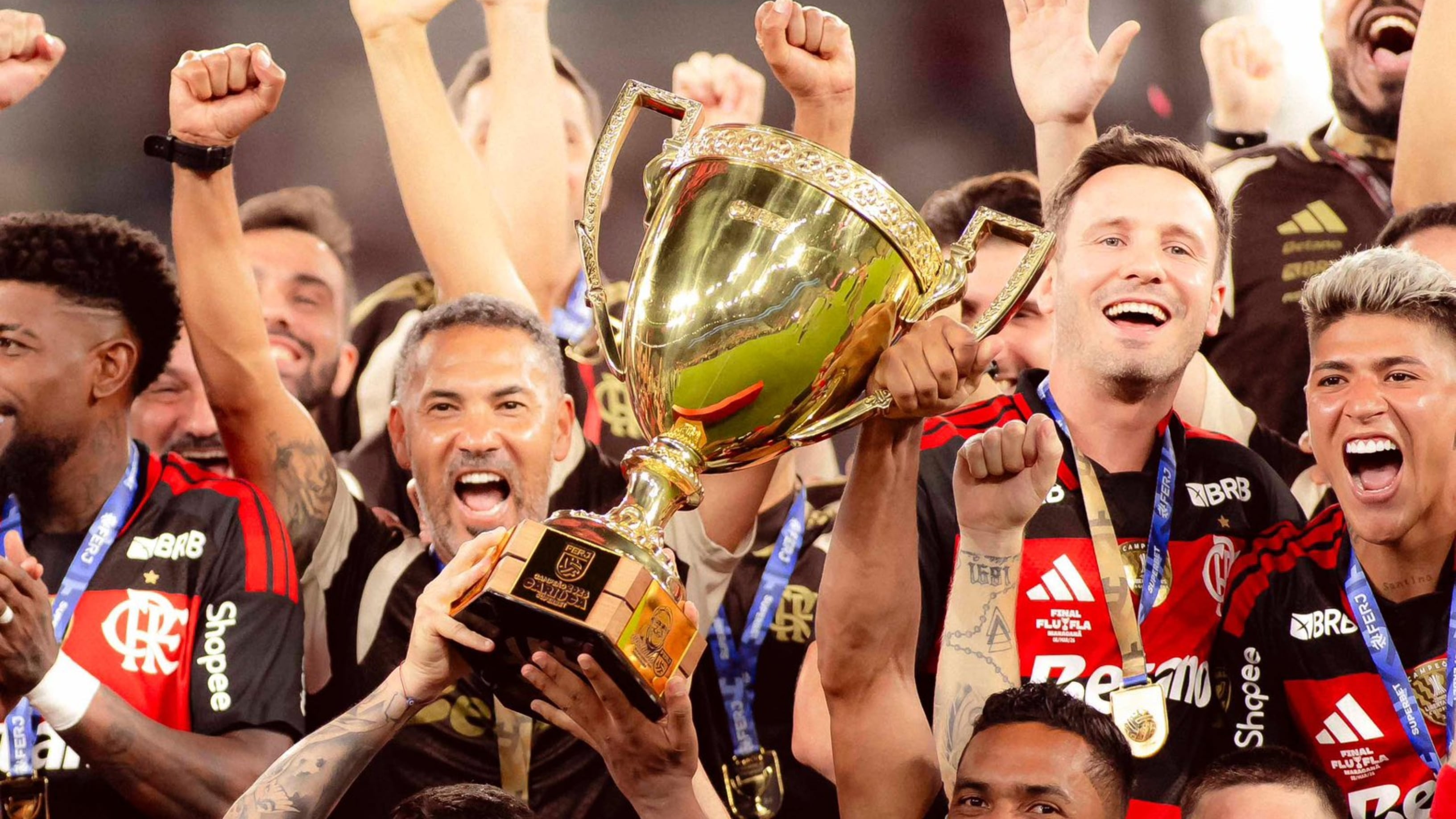 Los futbolistas colombianos brillan en torneos estaduales de Brasil.