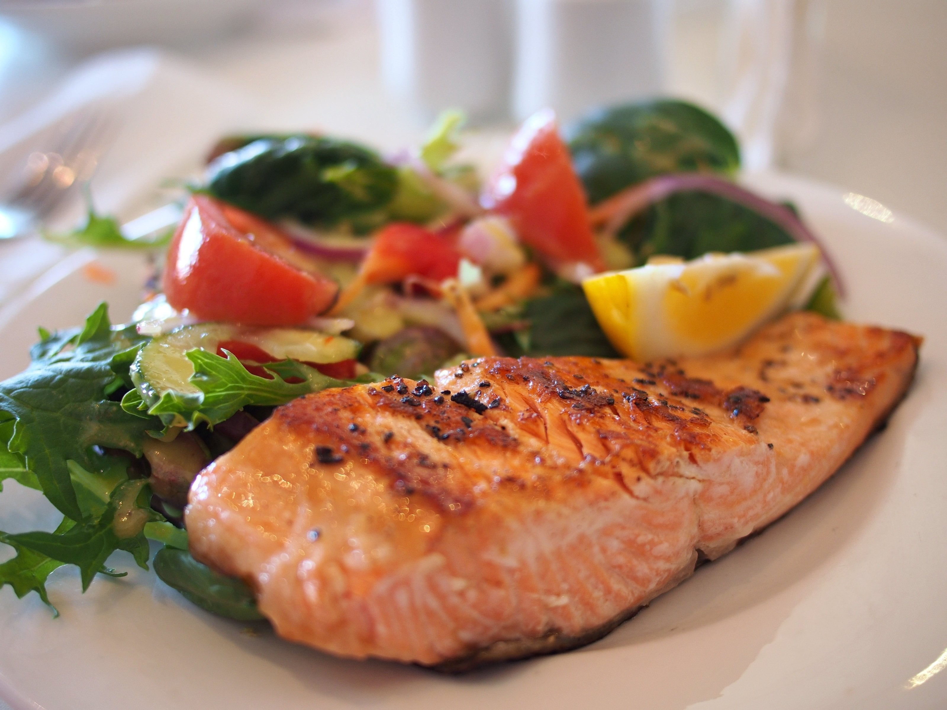 La alimentación es fundamental para cuidar el corazón y prevenir enfermedades cardiovasculares.