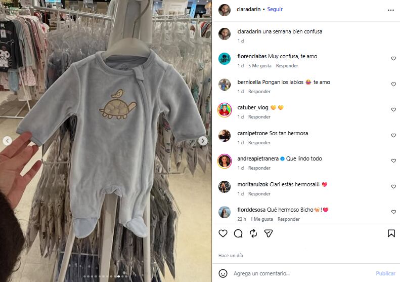 Un post de Clara Darín en Instagram desató rumores sobre el sexo del bebé que esperan Chino y Úrsula Corberó.