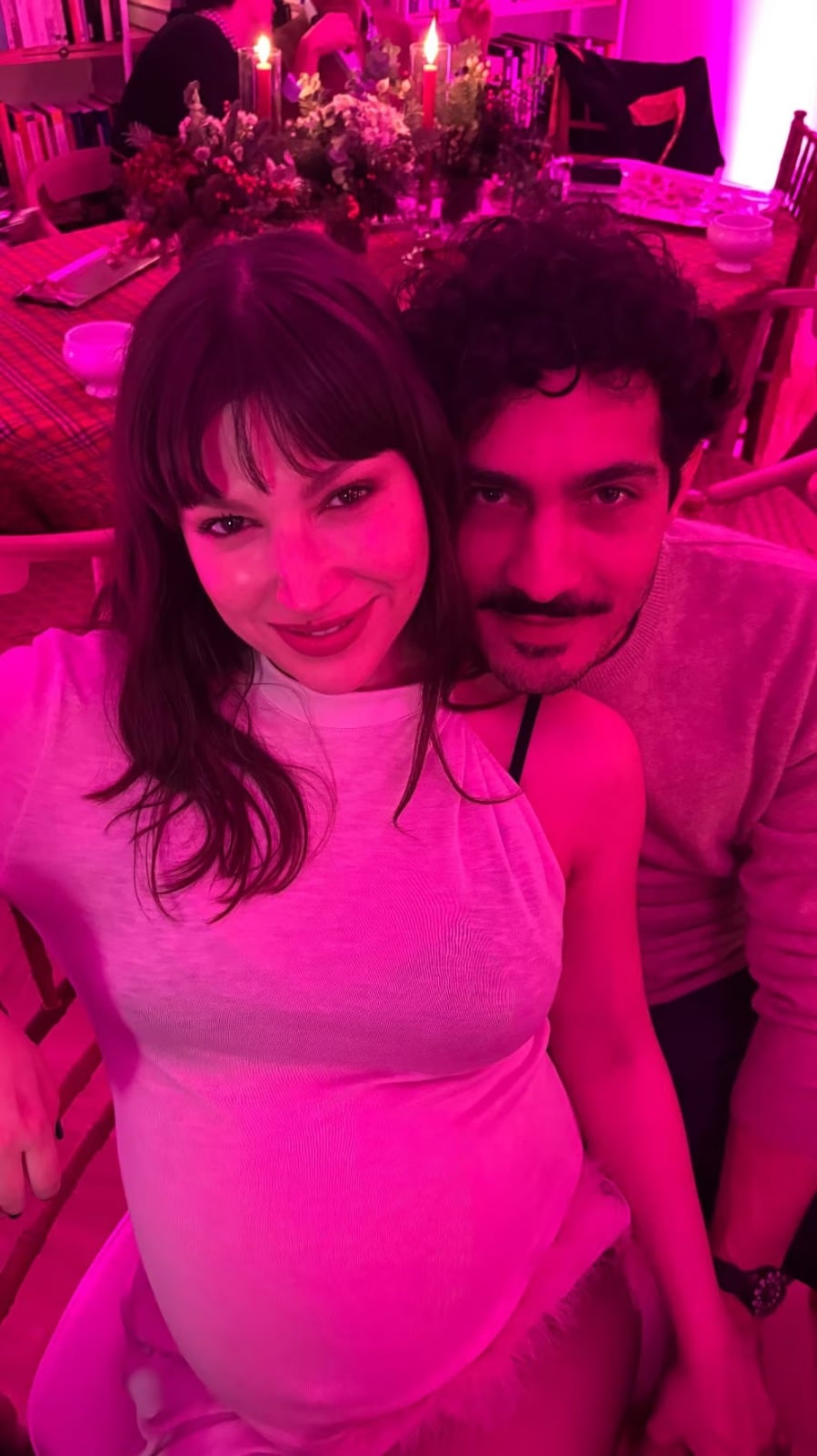 Un post de Clara Darín en Instagram desató rumores sobre el sexo del bebé que esperan Chino y Úrsula Corberó.