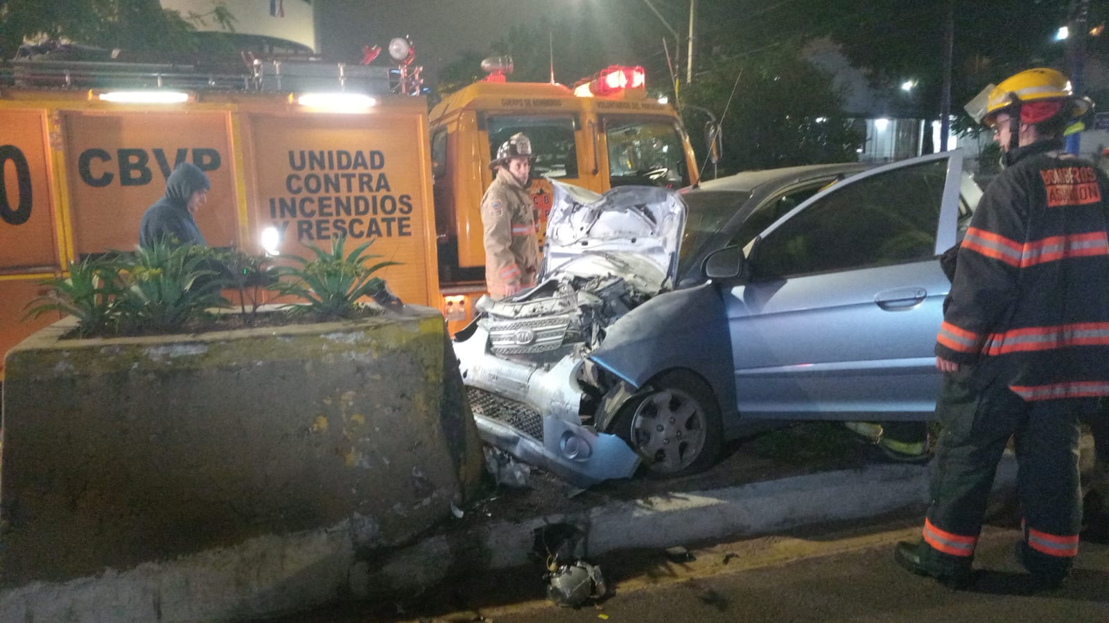 Un automovilista perdi&oacute; el control y choc&oacute; en la avenida Mariscal L&oacute;pez, resultando gravemente herido.