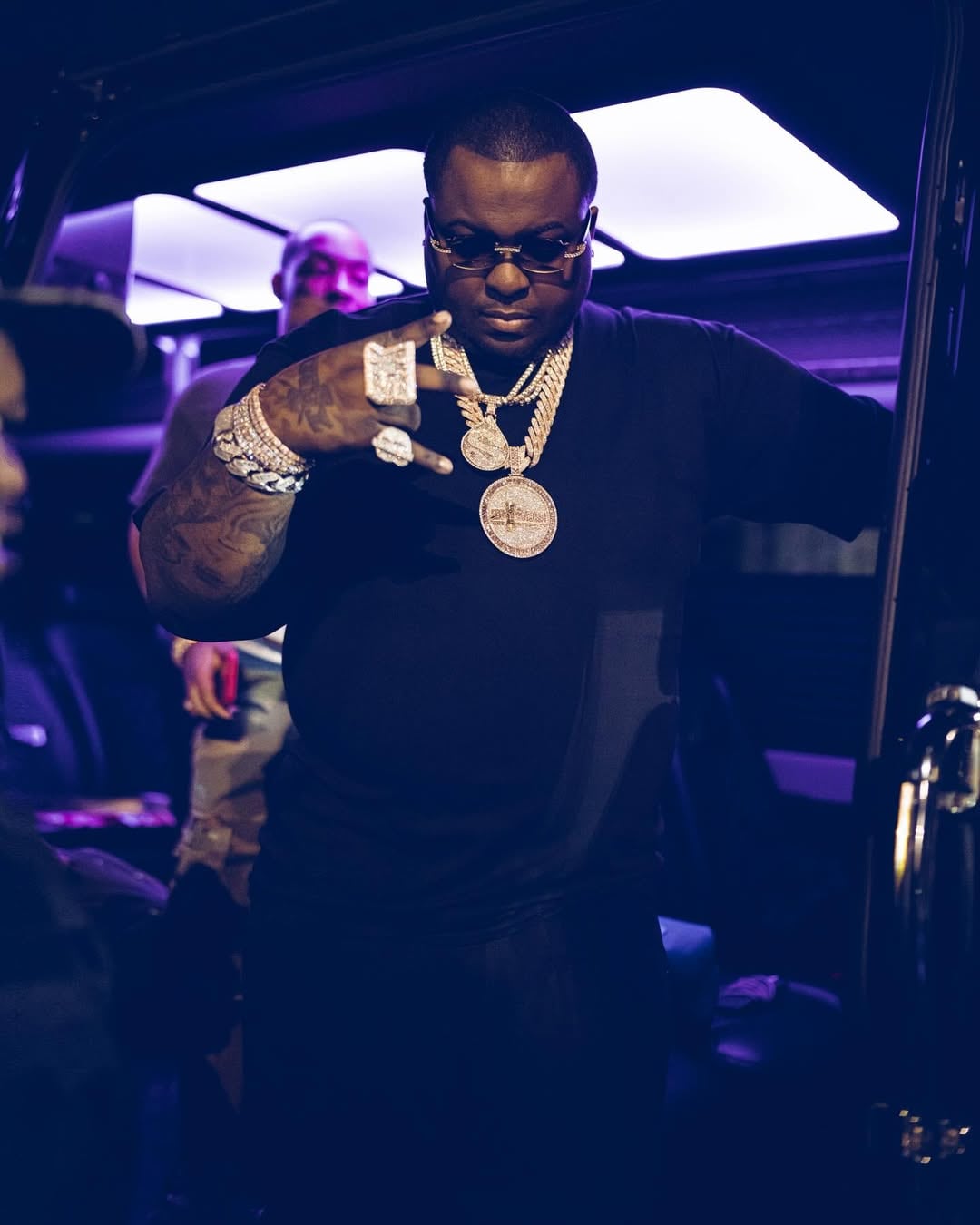 El cantante Sean Kingston, famoso por su hit en 2007, ahora enfrenta una dura realidad tras ser condenado.