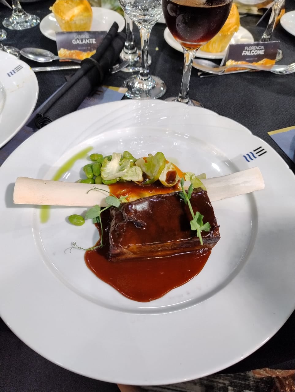 Los Martín Fierro 2025 revelan encuentros inesperados y un menú exclusivo.