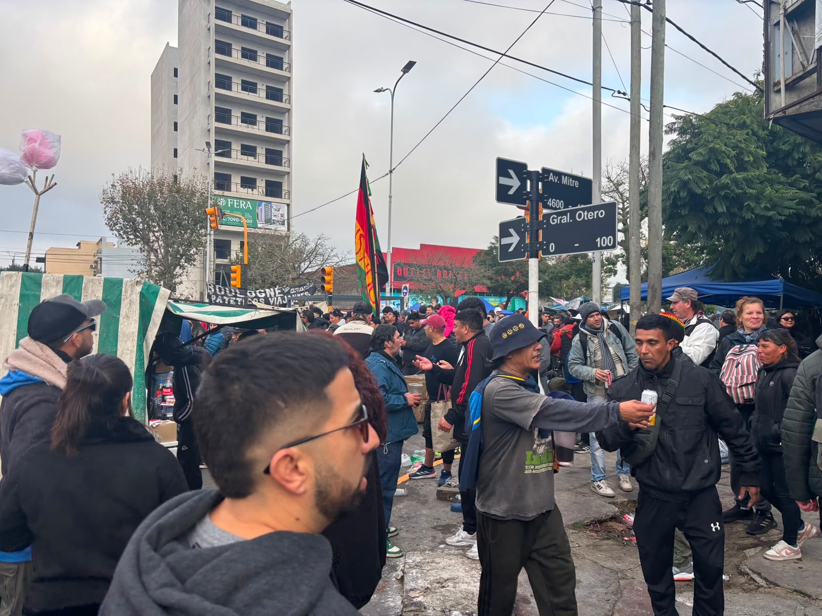 Miles de fanáticos se reúnen para rendir homenaje al emblemático líder de Patricio Rey y sus Redonditos de Ricota.