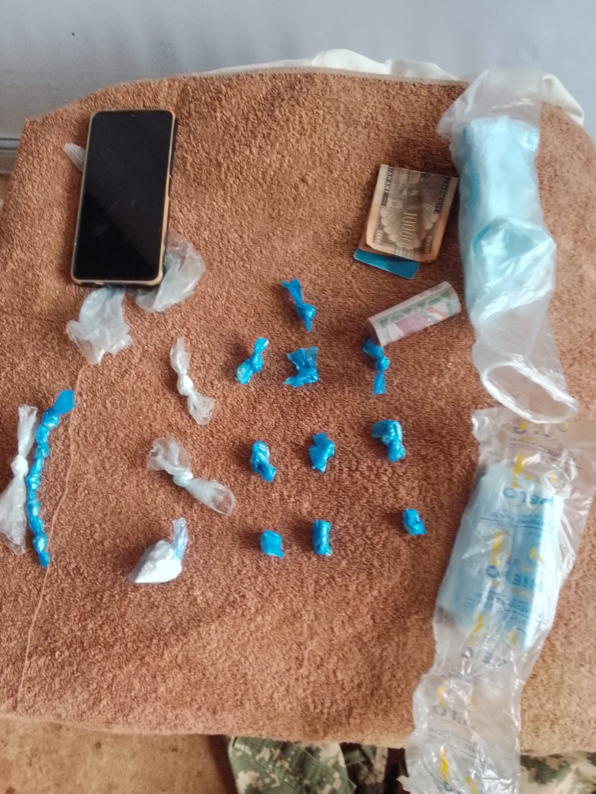 La Policía Nacional detuvo a un hombre y confiscó drogas en Eusebio Ayala durante un allanamiento.