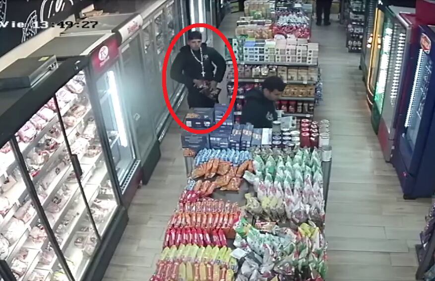 Un joven fue aprehendido por intentar hurtar carne de un local Biggie en Villa Elisa.