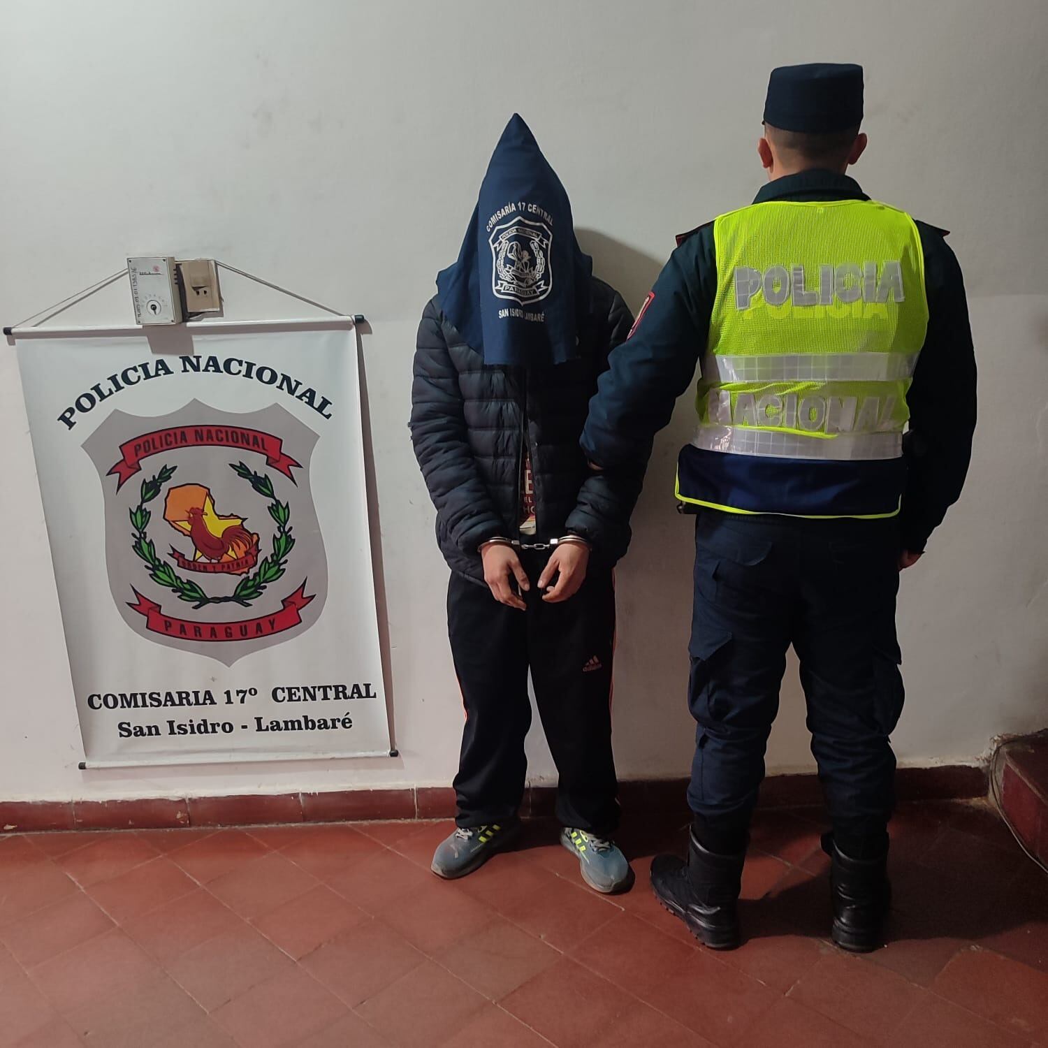 Un joven fue aprehendido por intentar hurtar carne de un local Biggie en Villa Elisa.