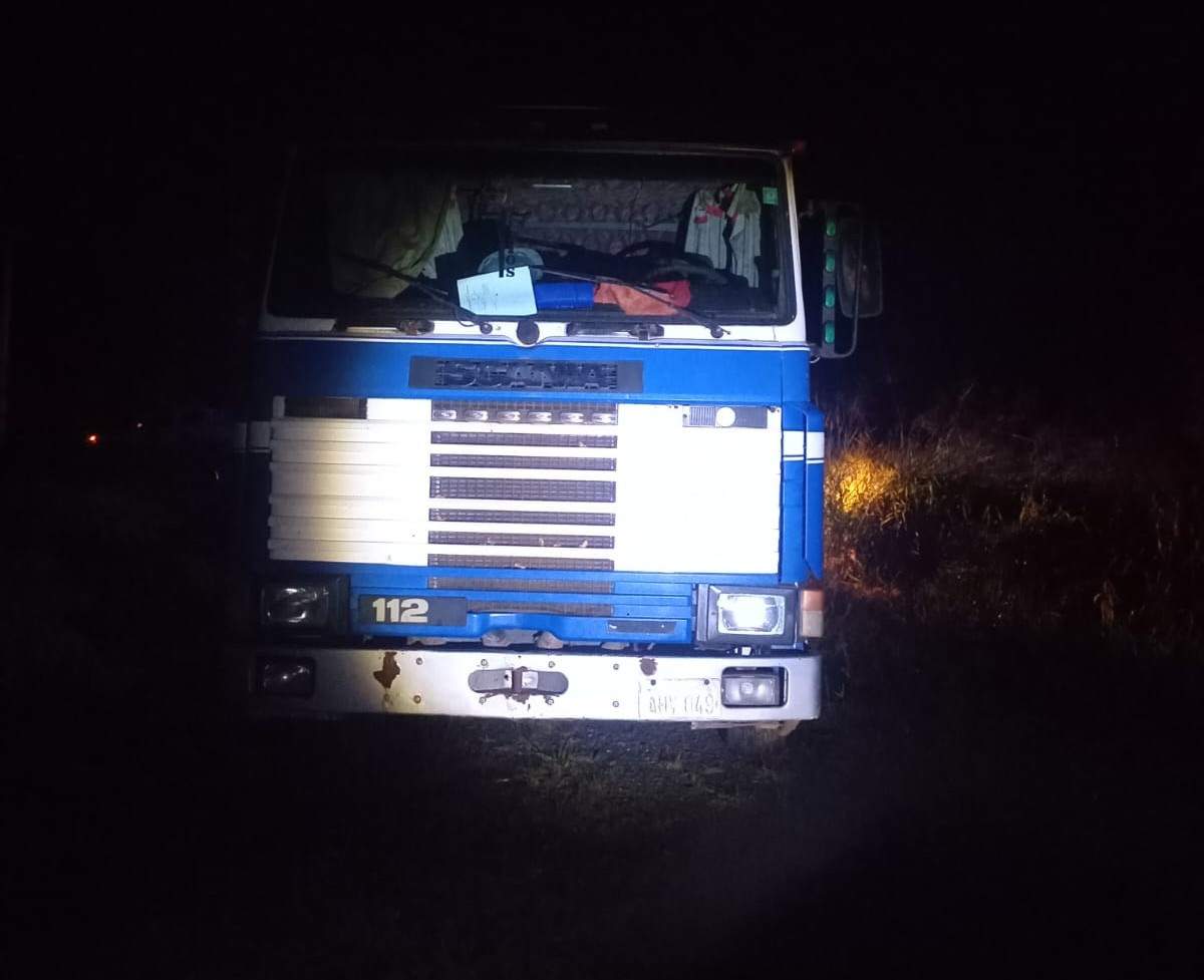 Un sospechoso fue capturado tras un atraco a un camión cisterna en Tebicuary, donde se robaron 27.000 litros de aceite.