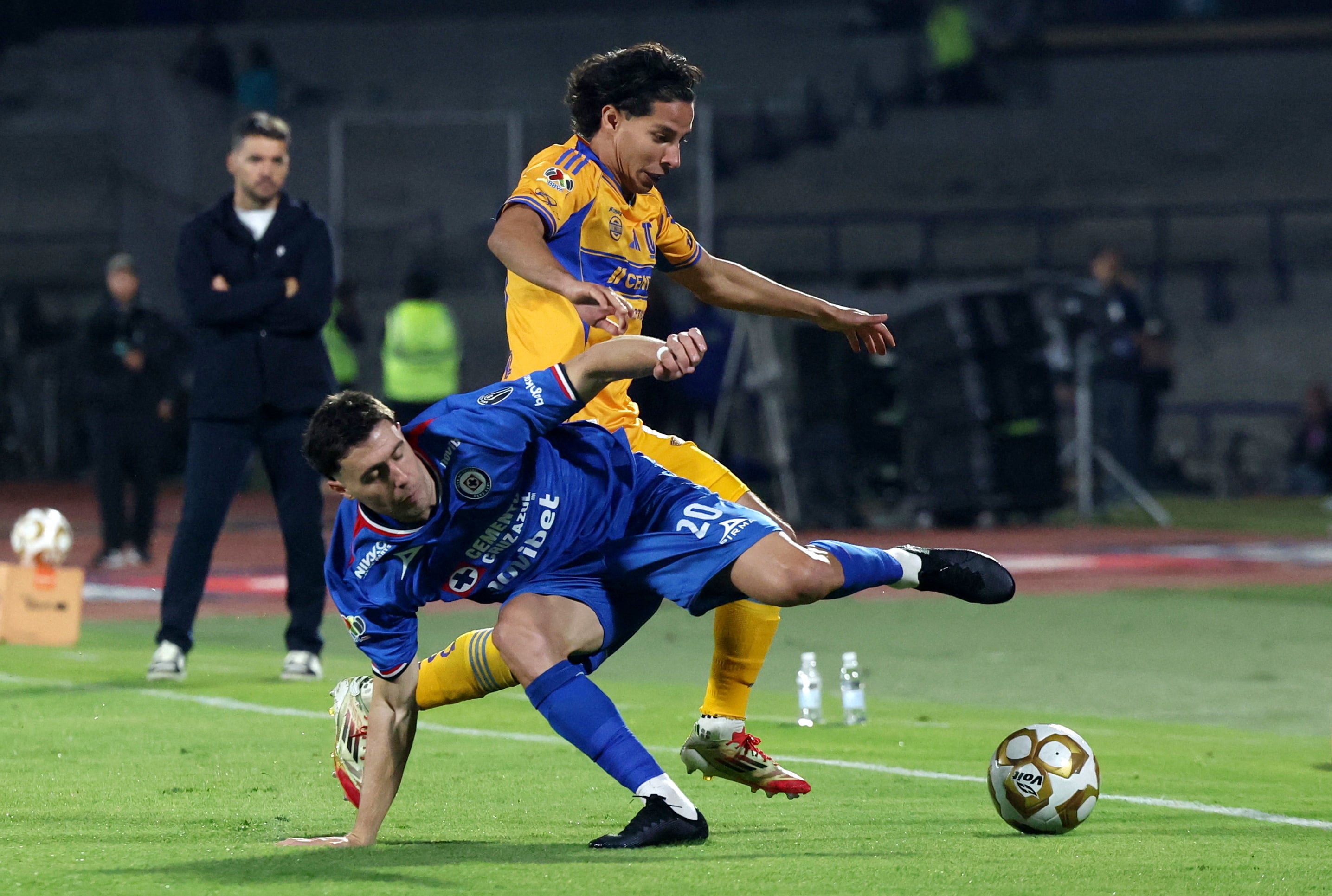 Lainez destaca la importancia del equipo Toluca a pesar de la baja de Vega.