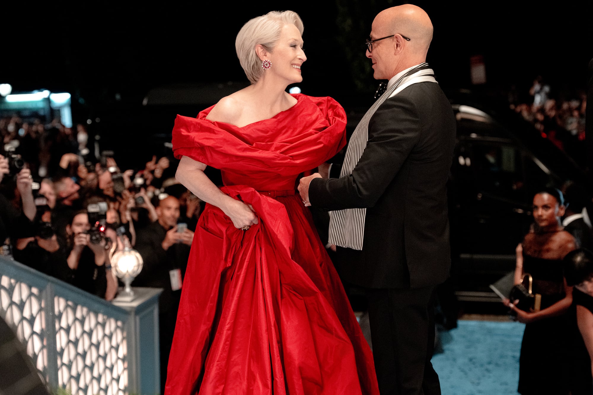 Meryl Streep y Anne Hathaway brillan en una secuela que combina humor y crítica al periodismo actual.