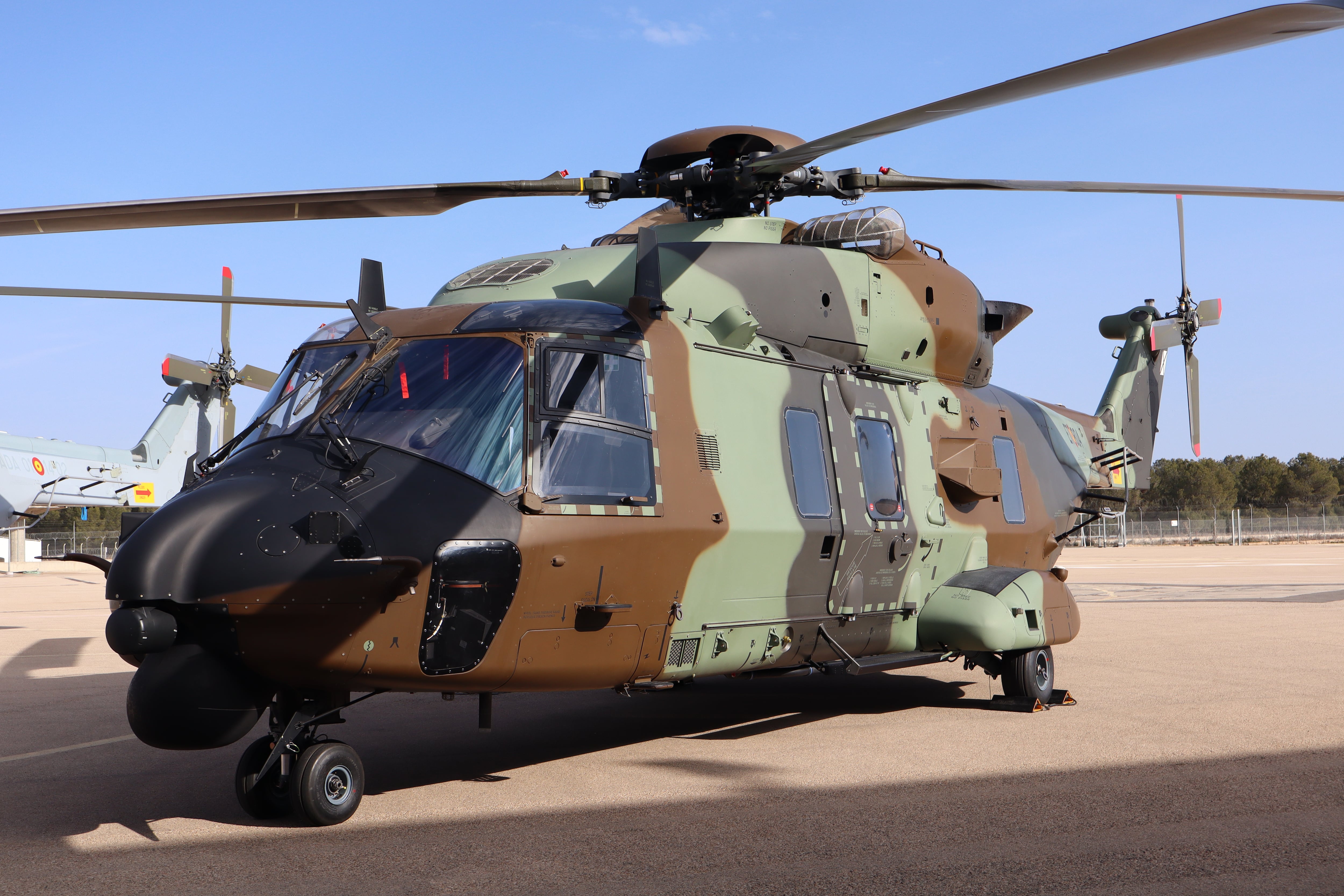 El NH90, helicóptero más moderno, se incorpora a las Fuerzas Armadas de España, uniendo sus tres ramas.
