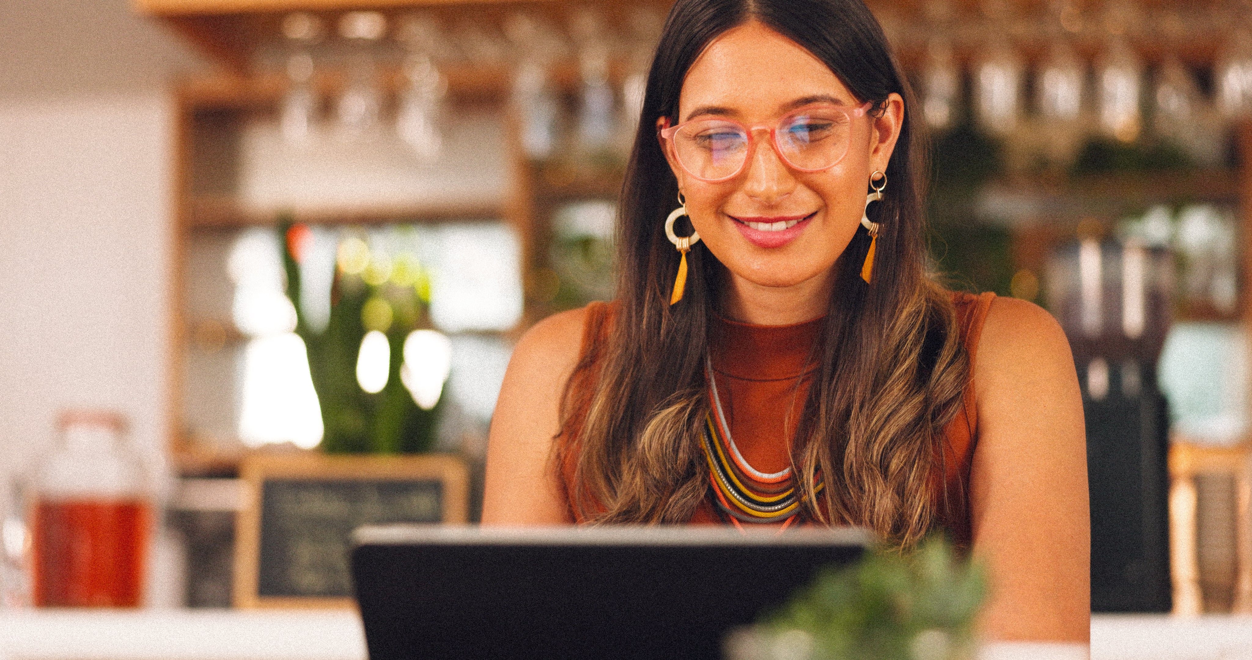 Un estudio del MIT advierte sobre los efectos del uso excesivo de la inteligencia artificial en nuestra mente.