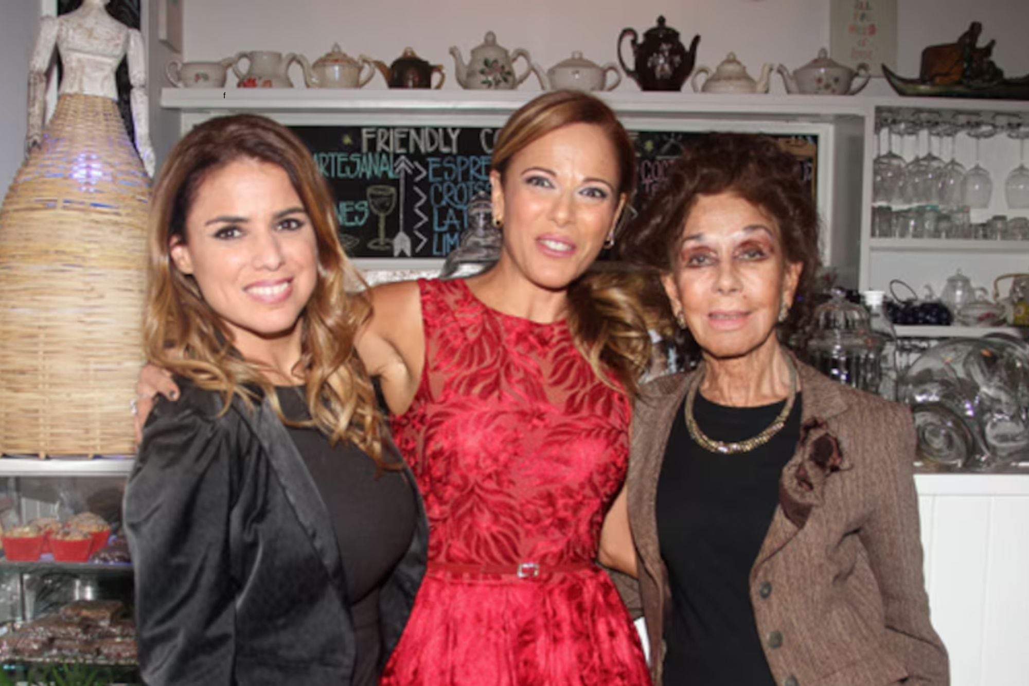 Coca Calabró permanece internada en terapia intensiva y su familia espera noticias sobre su salud.