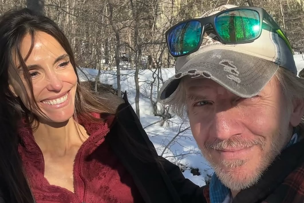 El actor confirmó su separación tras 19 años de relación y pidió respeto por su privacidad.