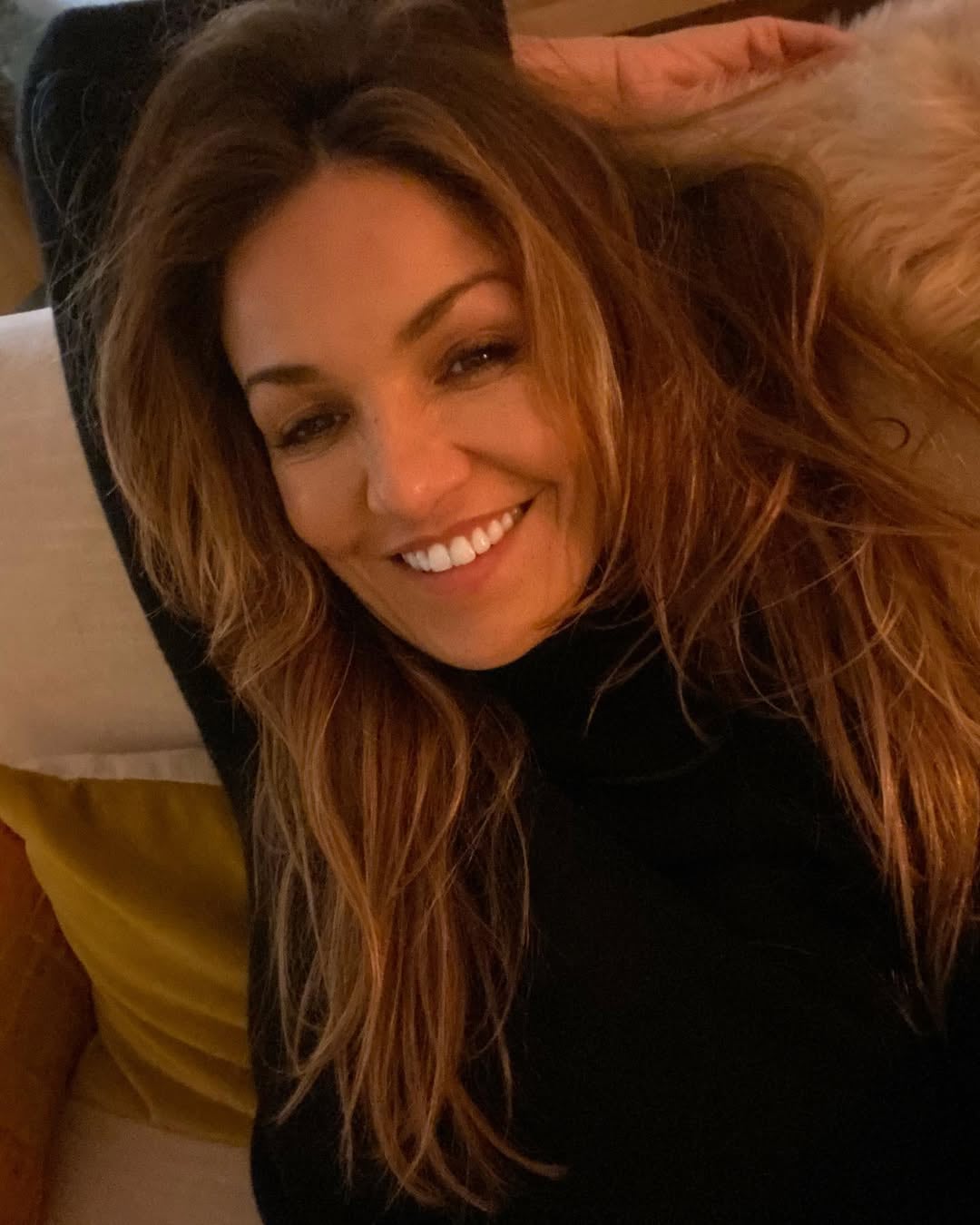 La reconocida actriz Nadia Farès murió a los 57 años tras un accidente en una pileta en París.