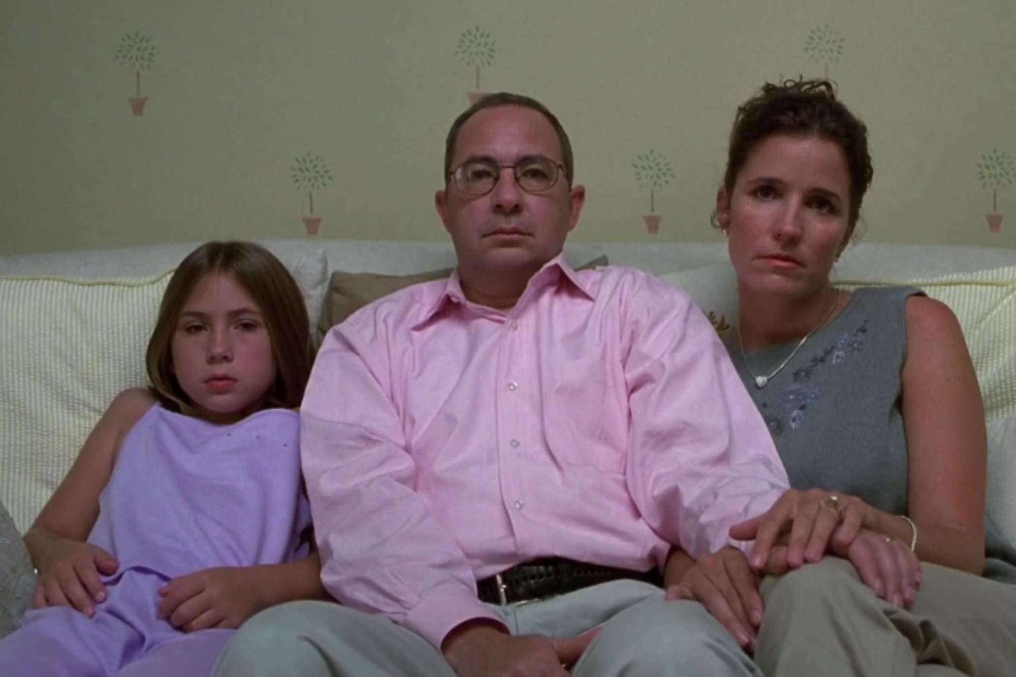 Victoria, hija del actor Tommy Lee Jones, fue hallada sin vida en un hotel, generando conmoción en Hollywood.