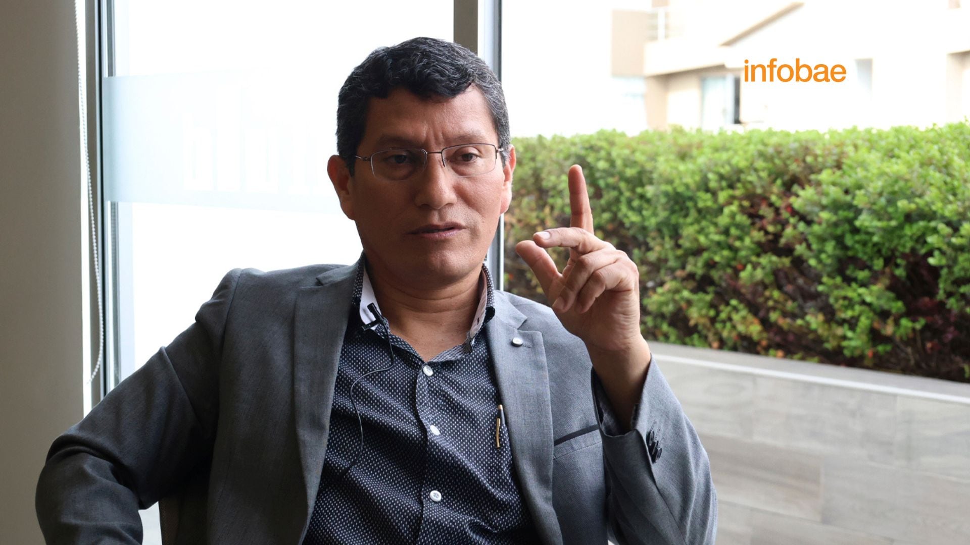 Colchado sostiene que varios generales de PNP pagaron sobornos para ascender, generando controversia y cartas notariales.