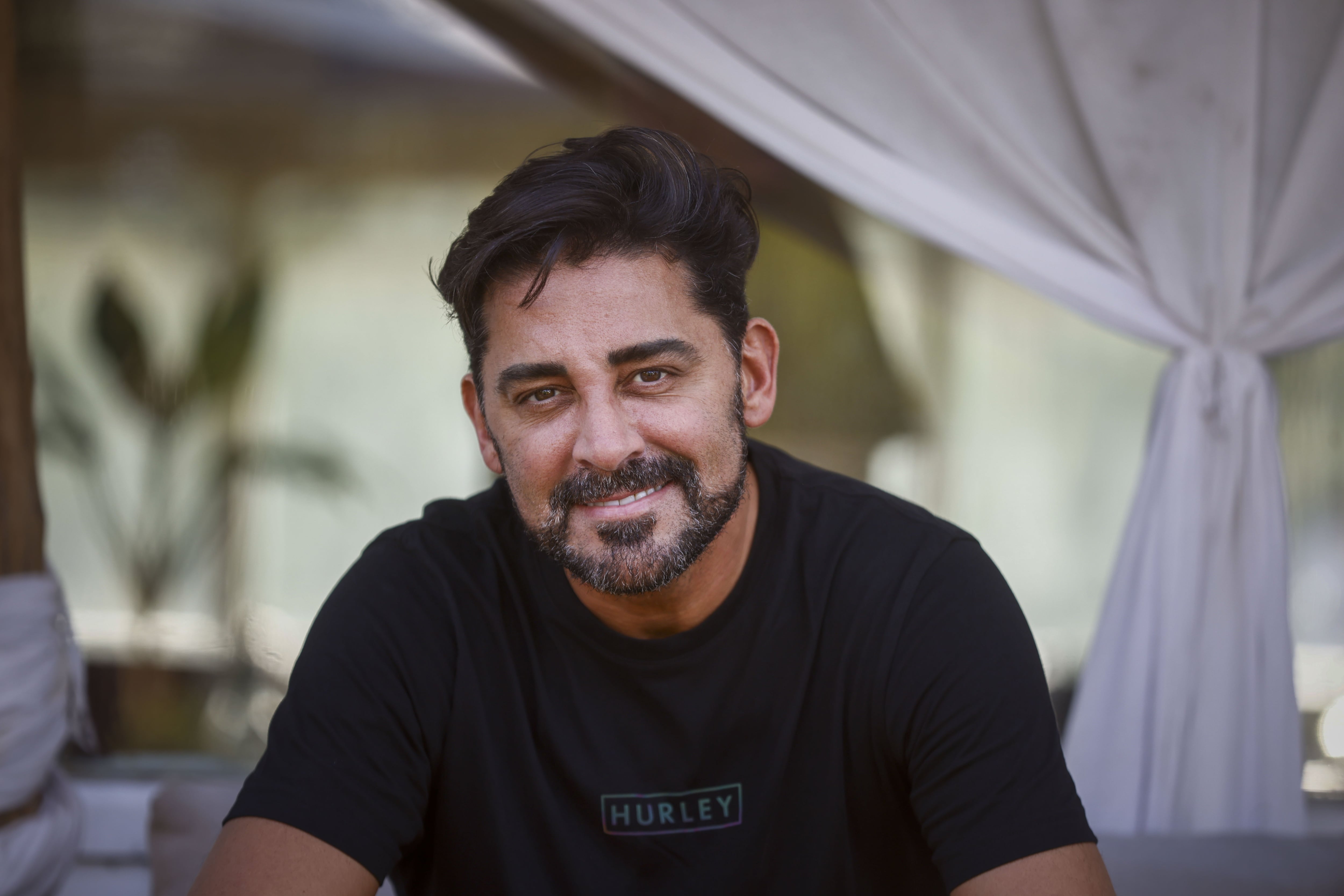 Hernán Piquín comparte su pasión por la danza y su próximo espectáculo en Buenos Aires.