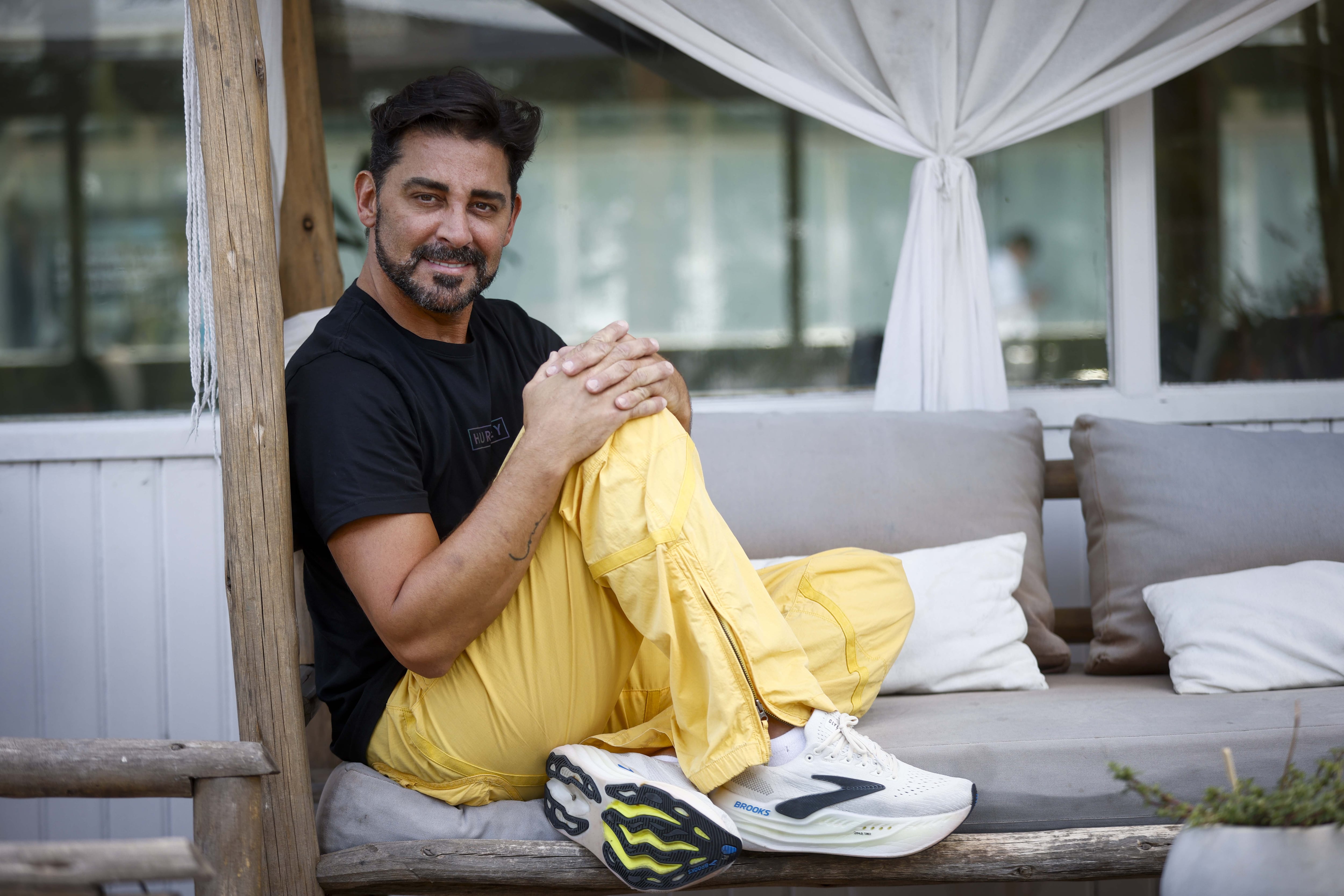 Hernán Piquín comparte su pasión por la danza y su próximo espectáculo en Buenos Aires.