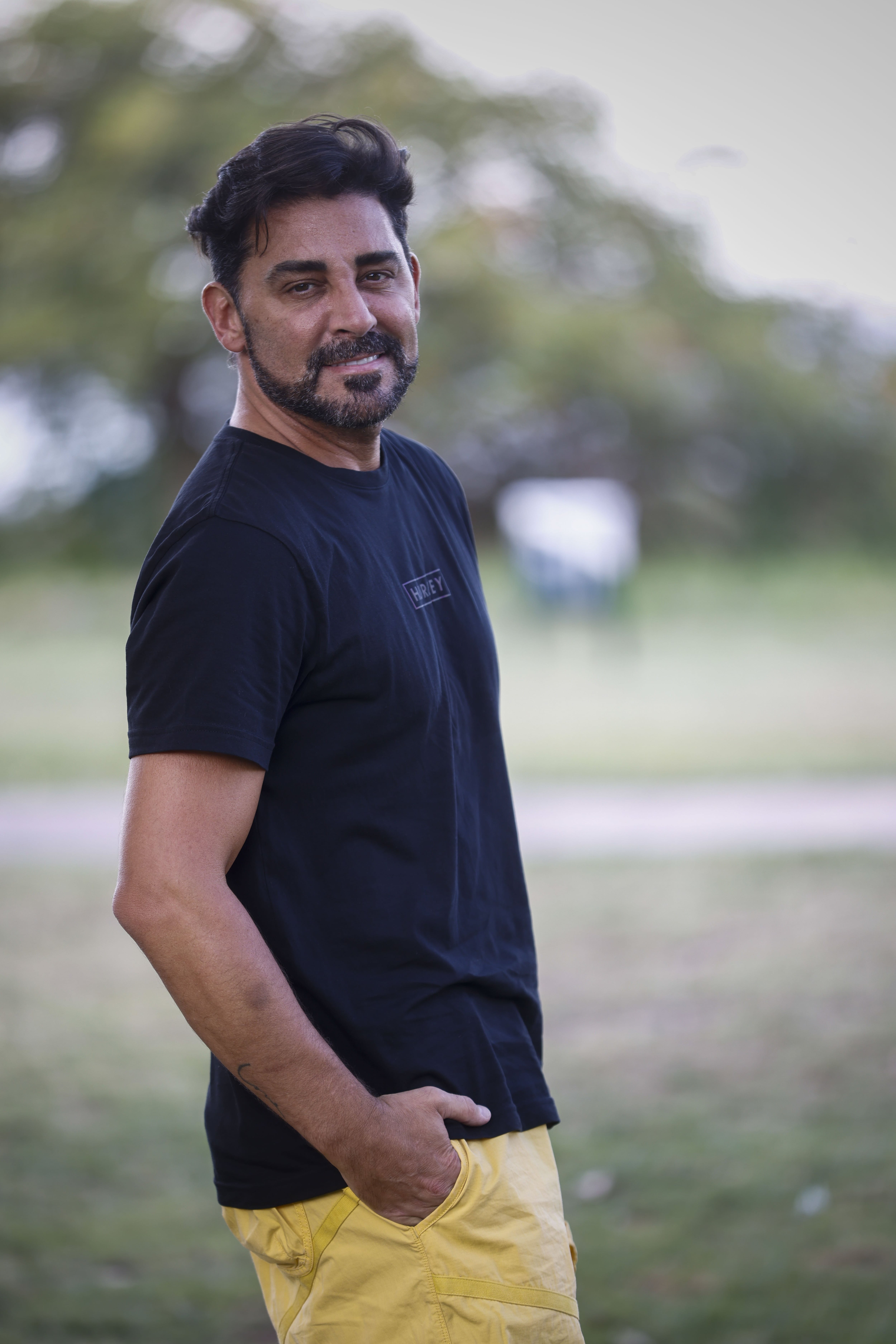 Hernán Piquín comparte su pasión por la danza y su próximo espectáculo en Buenos Aires.