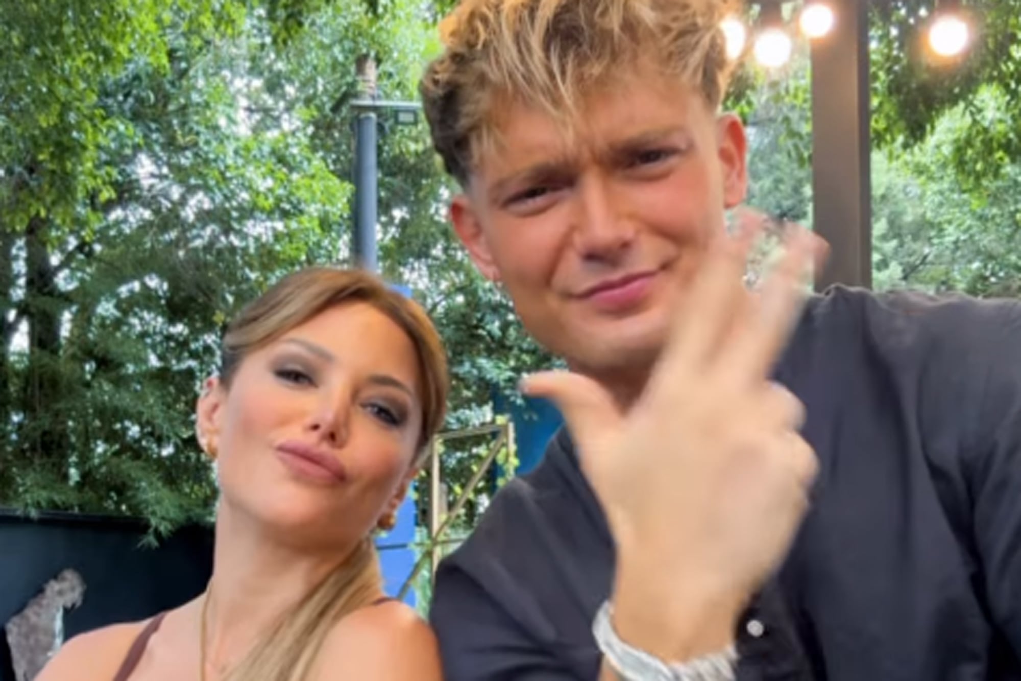 En un emocionante show, Ian Lucas elogió a Evangelina Anderson como la mujer más linda de Argentina.