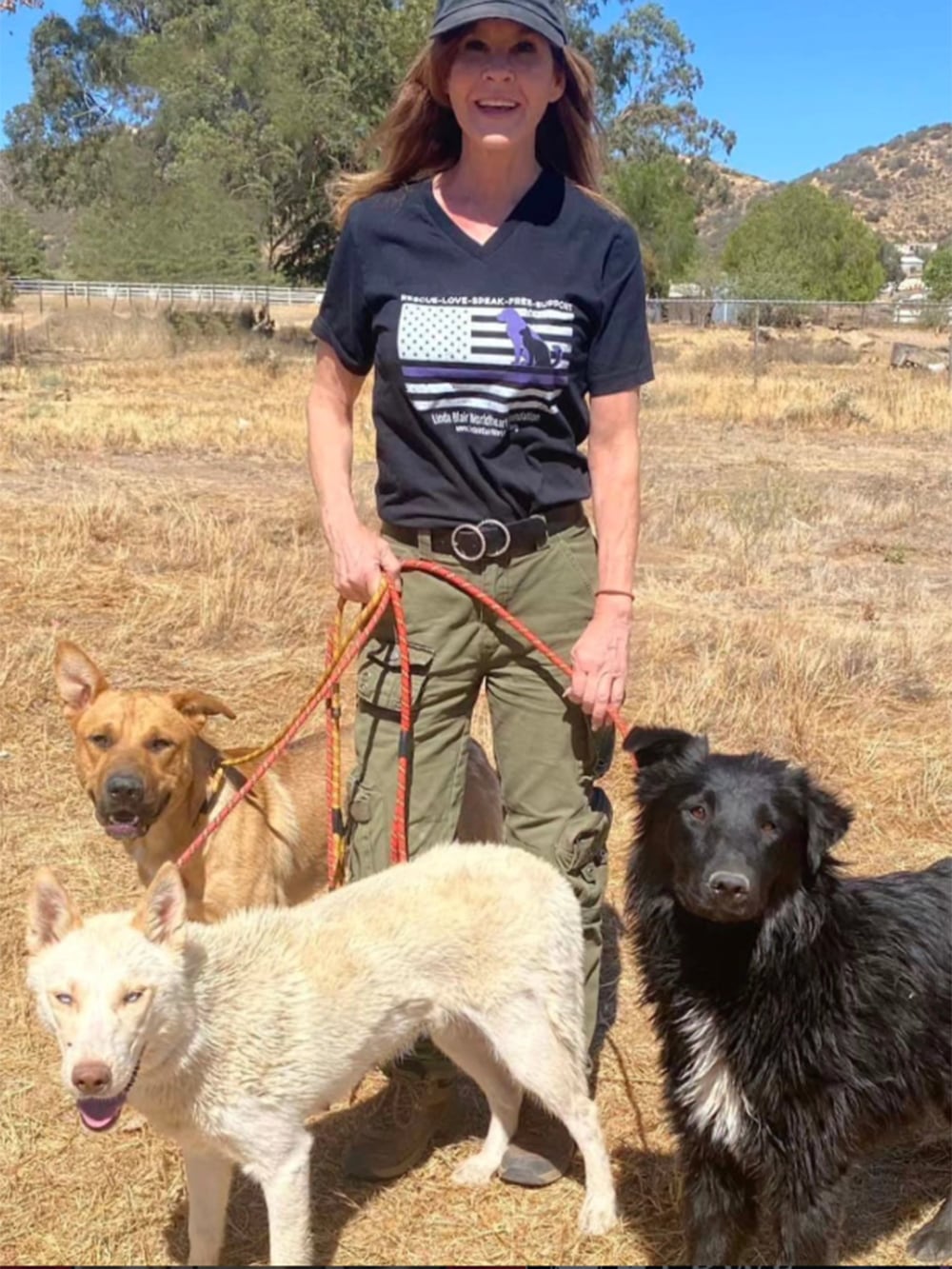 Las autoridades de Los &Aacute;ngeles investigan el refugio de Linda Blair tras denuncias sobre el cuidado de 251 perros.
