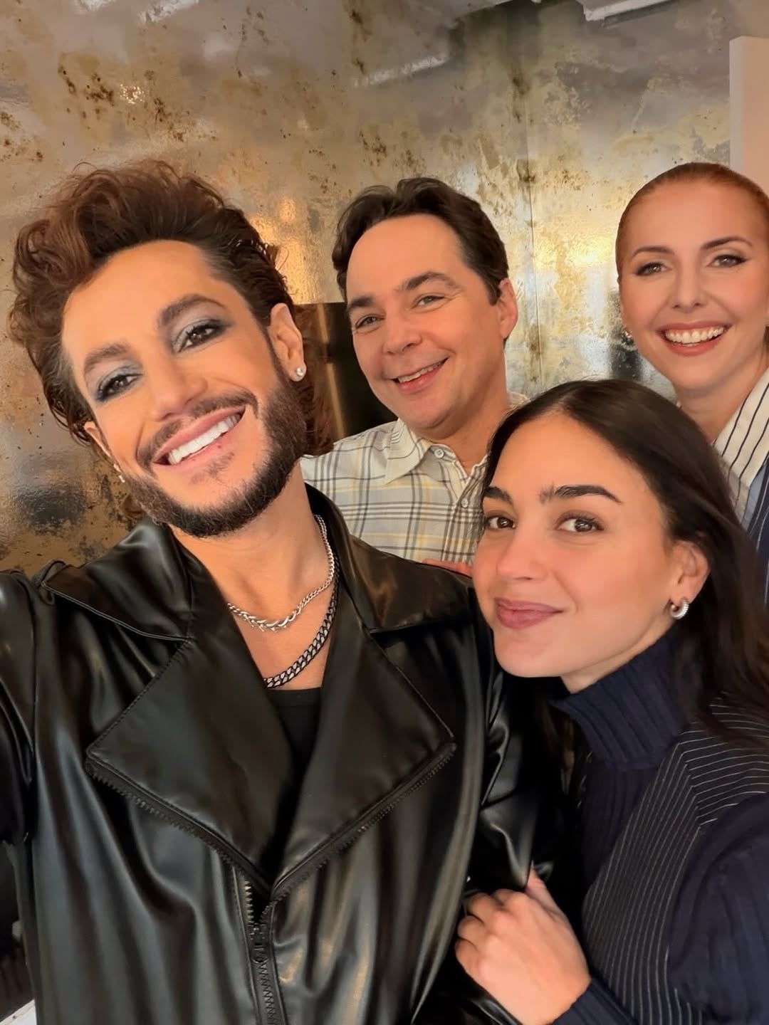 El actor Jim Parsons, conocido por su papel de Sheldon, reflexiona sobre su vida a los 53 años.