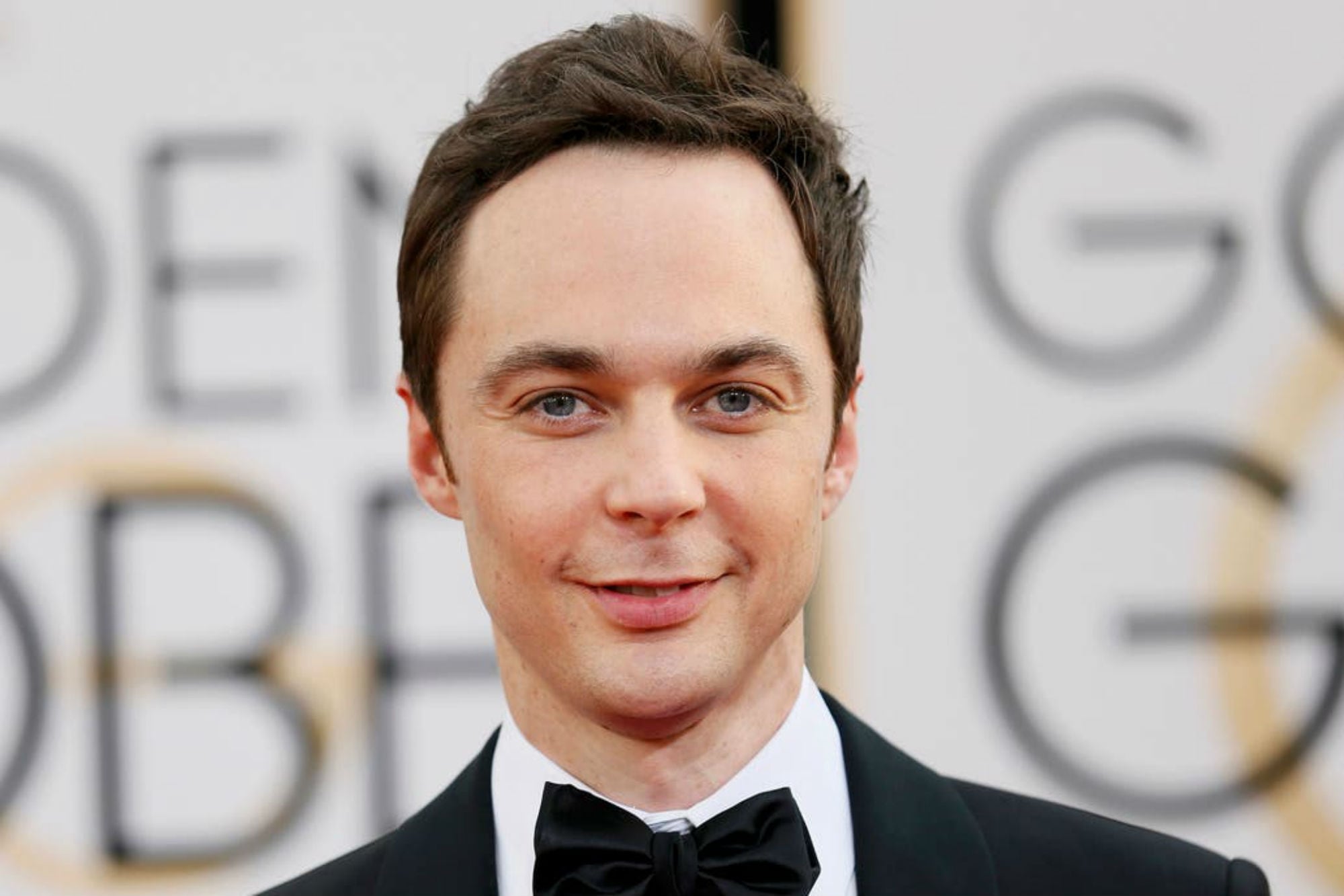 El actor Jim Parsons, conocido por su papel de Sheldon, reflexiona sobre su vida a los 53 años.