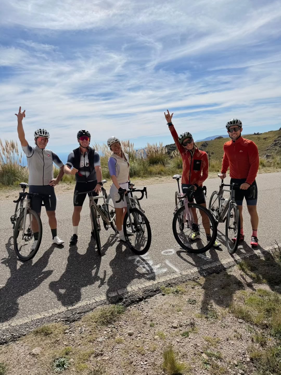 La conductora compartió su emoción tras completar una dura prueba de ciclismo en San Luis.