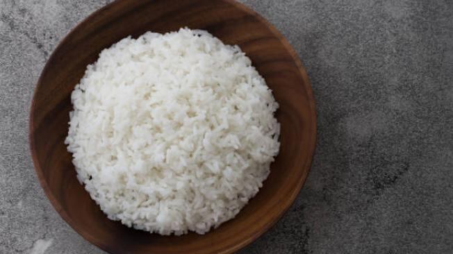 El chef espa&ntilde;ol comparte su m&eacute;todo para cocinar arroz blanco con sabor.