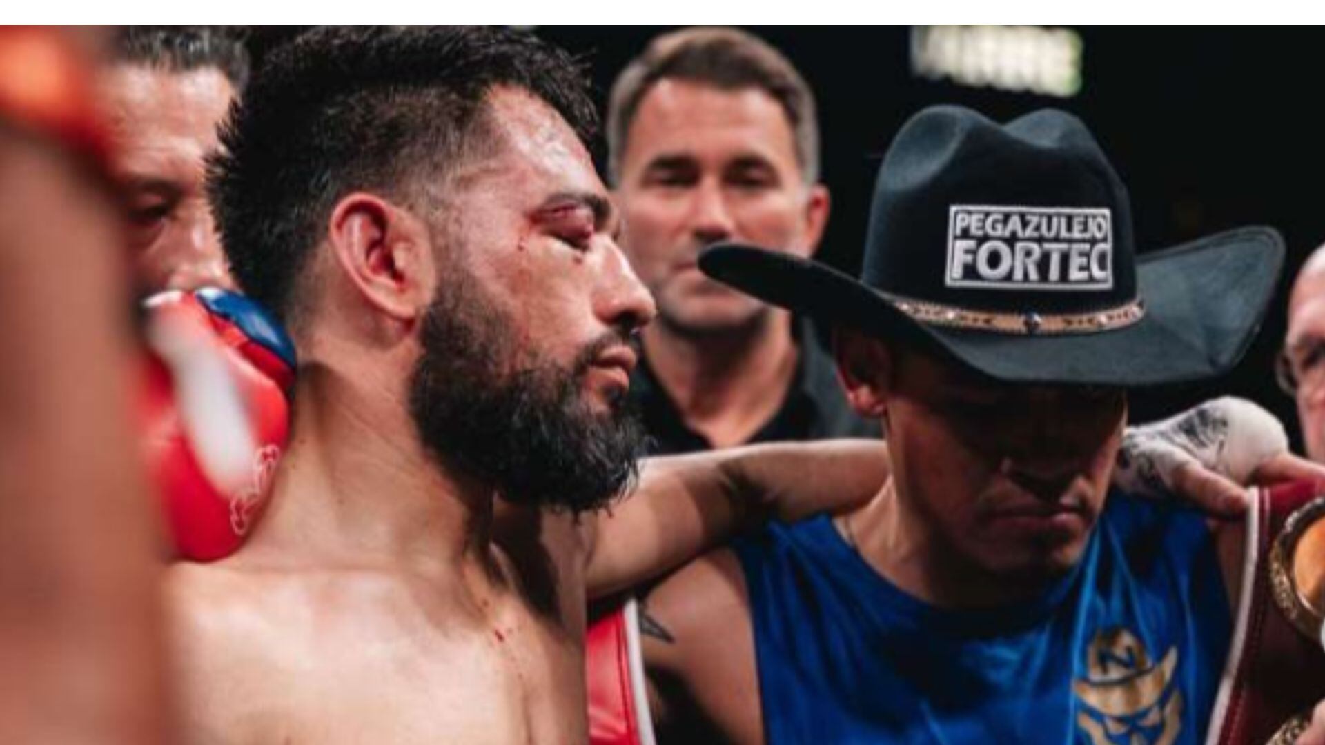 Chávez solicitó parar el combate por el fuerte castigo a Sugar Núñez.