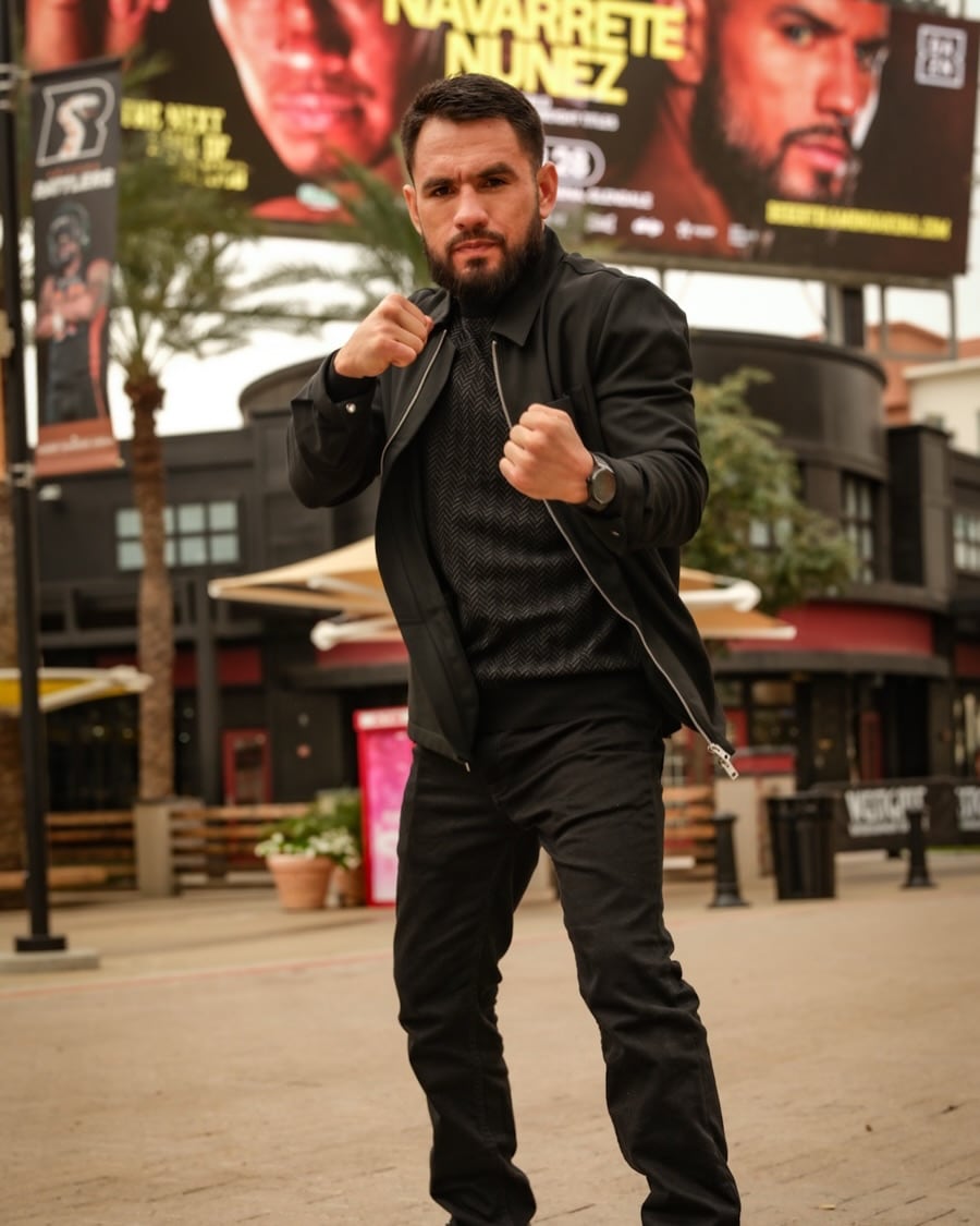 Chávez solicitó parar el combate por el fuerte castigo a Sugar Núñez.