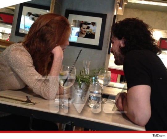 La química entre Kit Harington y Rose Leslie trasciende la pantalla; hoy son padres de dos hijos.