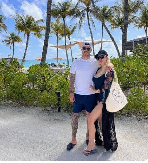 La pareja eligió un destino polémico que recuerda a Wanda Nara.